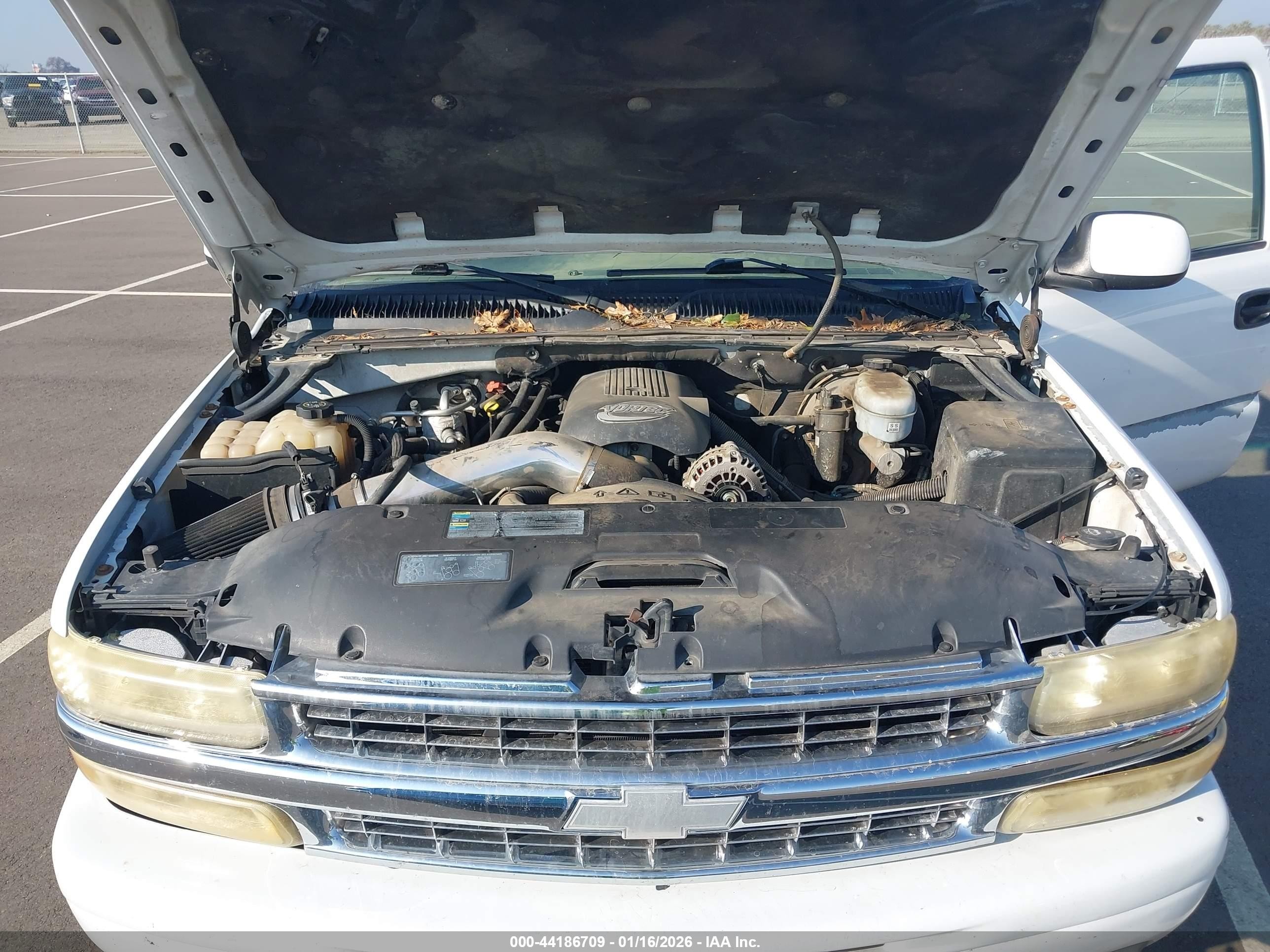 2003 Chevrolet Tahoe Z71 White vin: 1GNEK13T63R296046