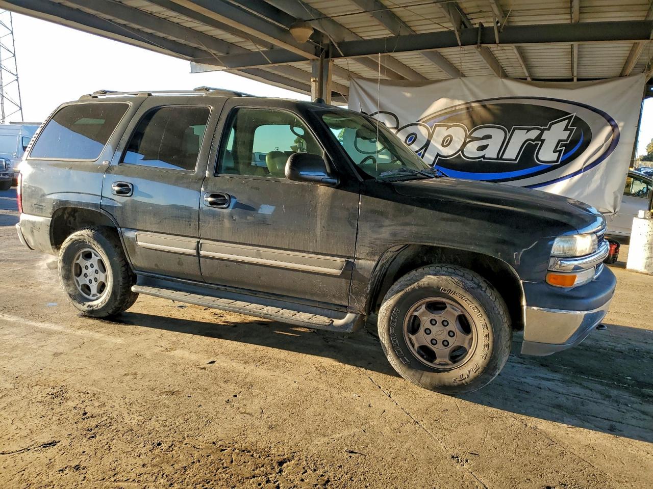 2004 Chevrolet Tahoe K1500 Угольный vin: 1GNEK13T64J321303