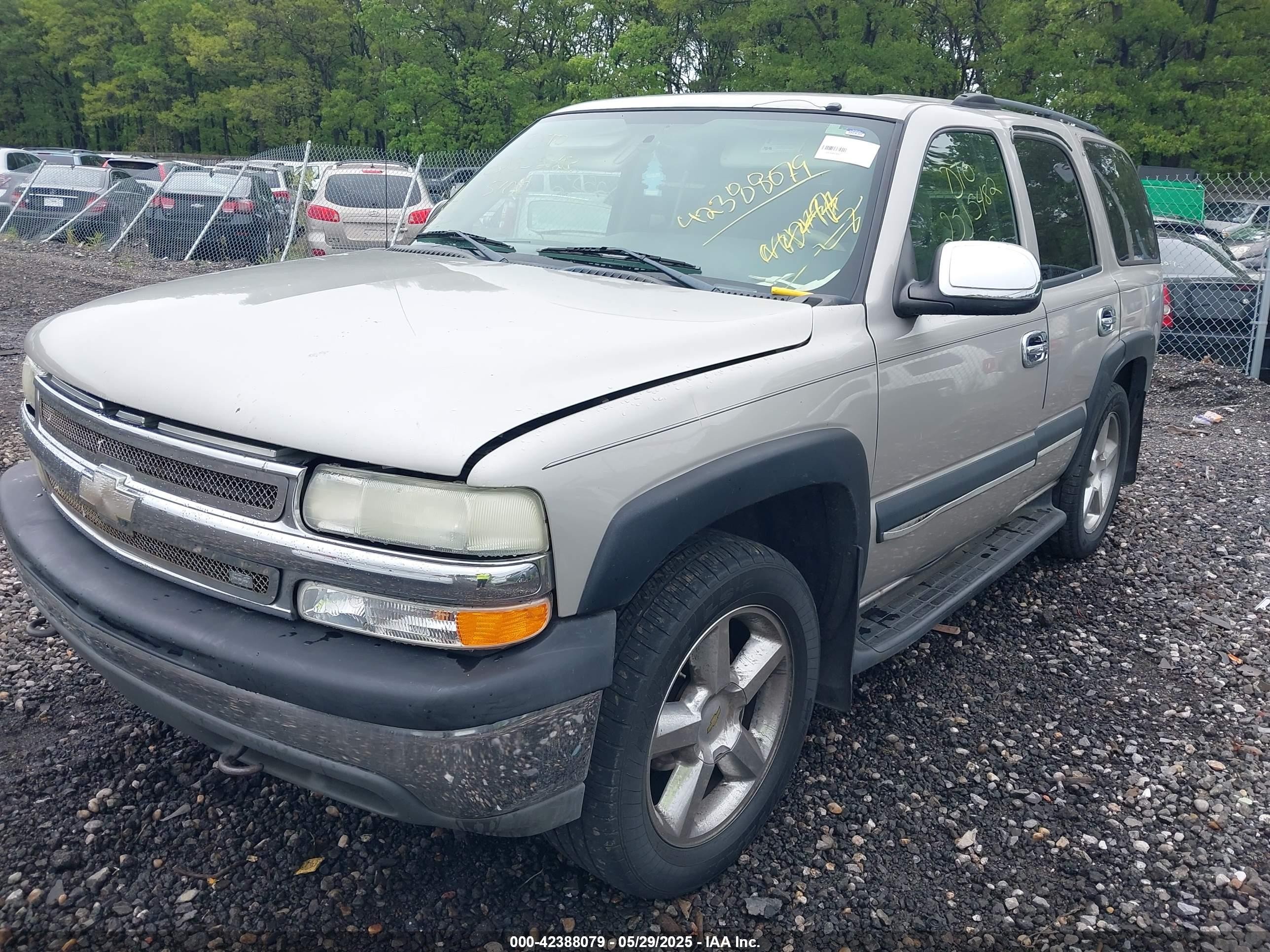 2004 Chevrolet Tahoe Ls Gold vin: 1GNEK13T64R111186