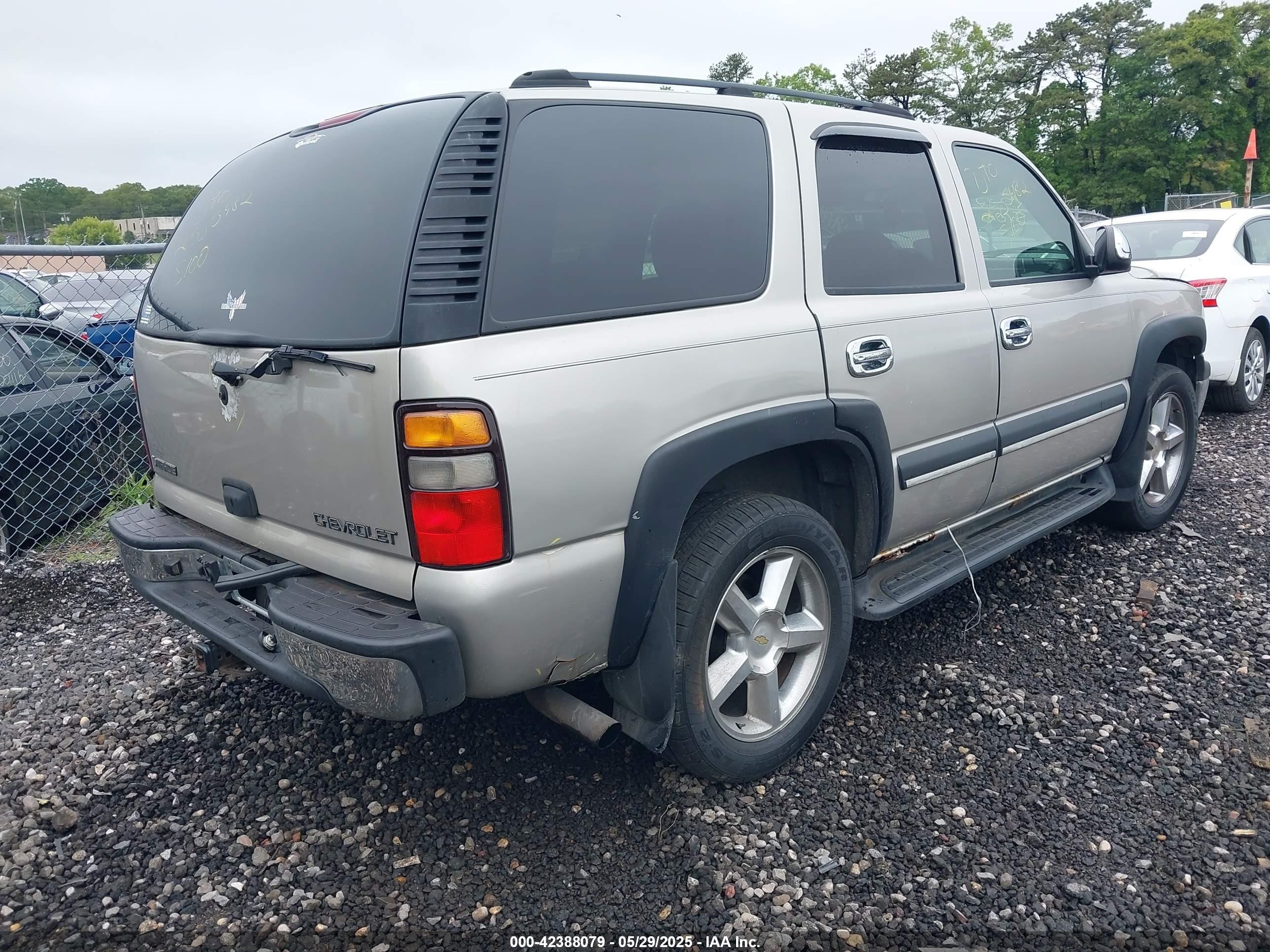 2004 Chevrolet Tahoe Ls Gold vin: 1GNEK13T64R111186