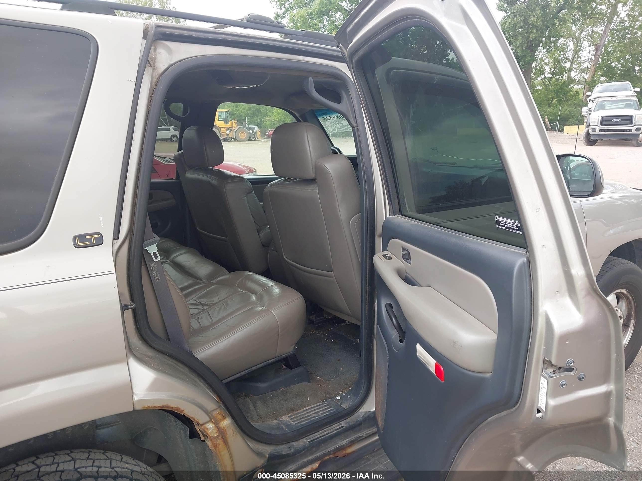 2000 Chevrolet Tahoe All New Lt Silver vin: 1GNEK13T6YJ112682