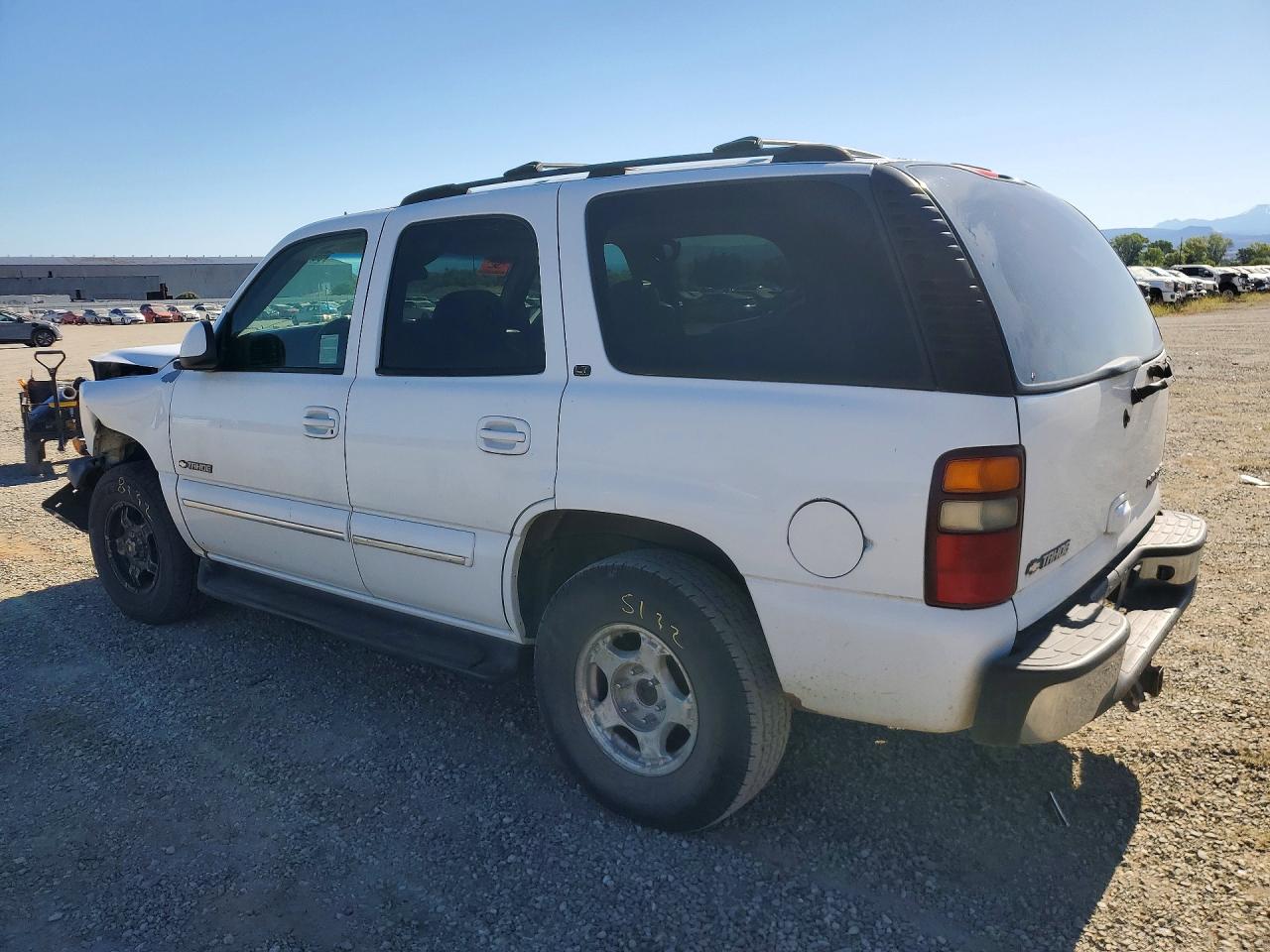 2002 Chevrolet Tahoe K1500 White vin: 1GNEK13T72J229243