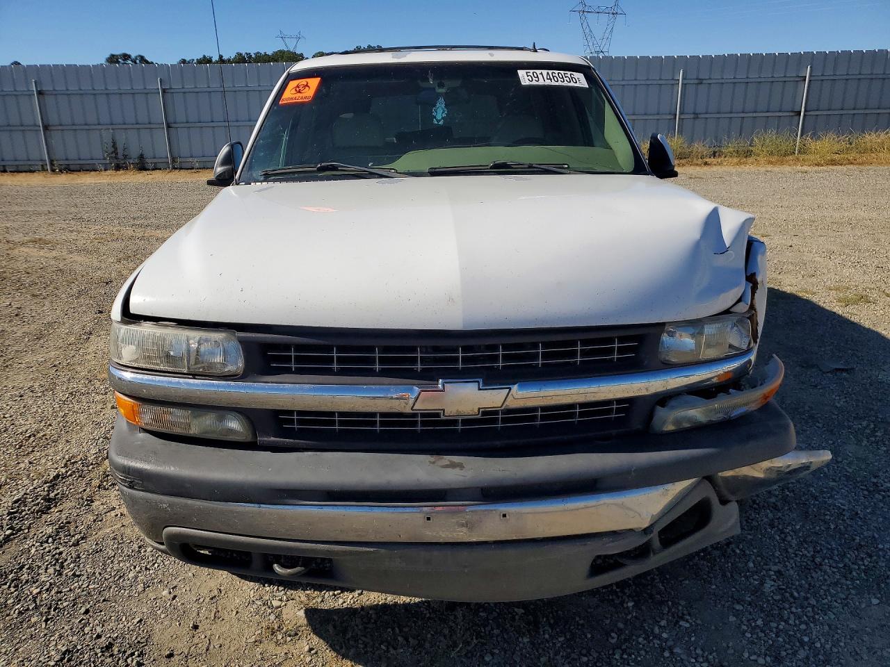 2002 Chevrolet Tahoe K1500 White vin: 1GNEK13T72J229243