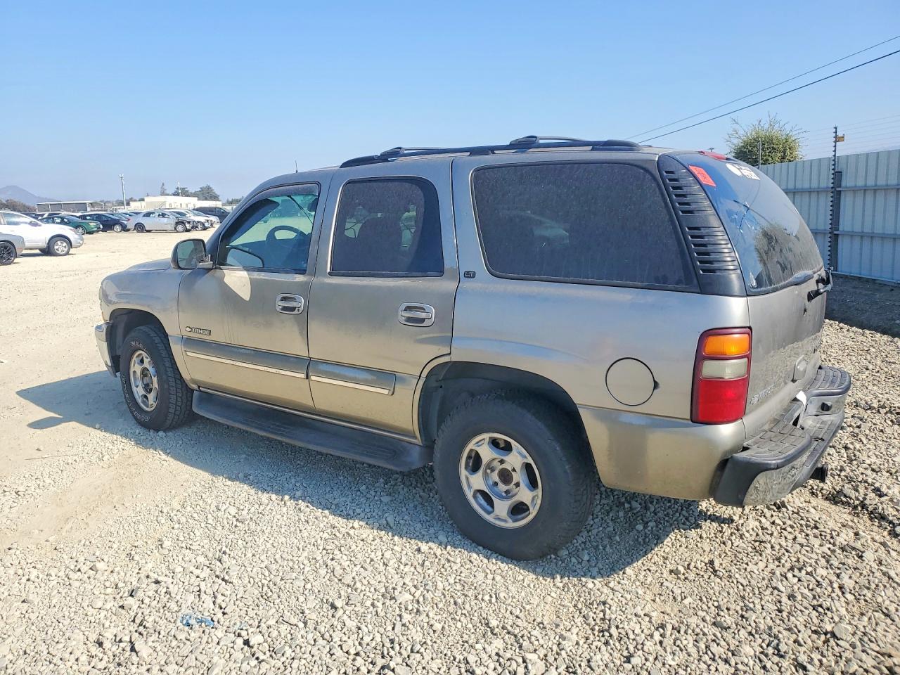 2002 Chevrolet Tahoe K1500 Tan vin: 1GNEK13T72R163150