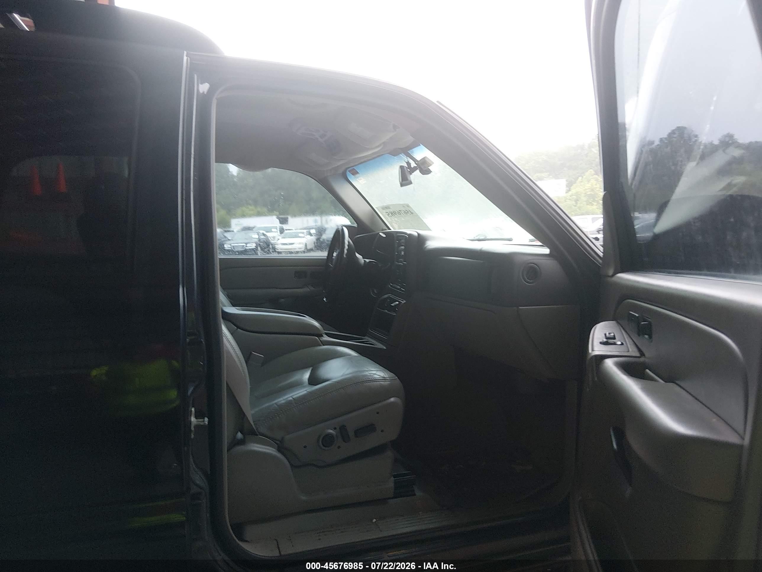 2005 Chevrolet Tahoe Z71 Black vin: 1GNEK13T75R129519