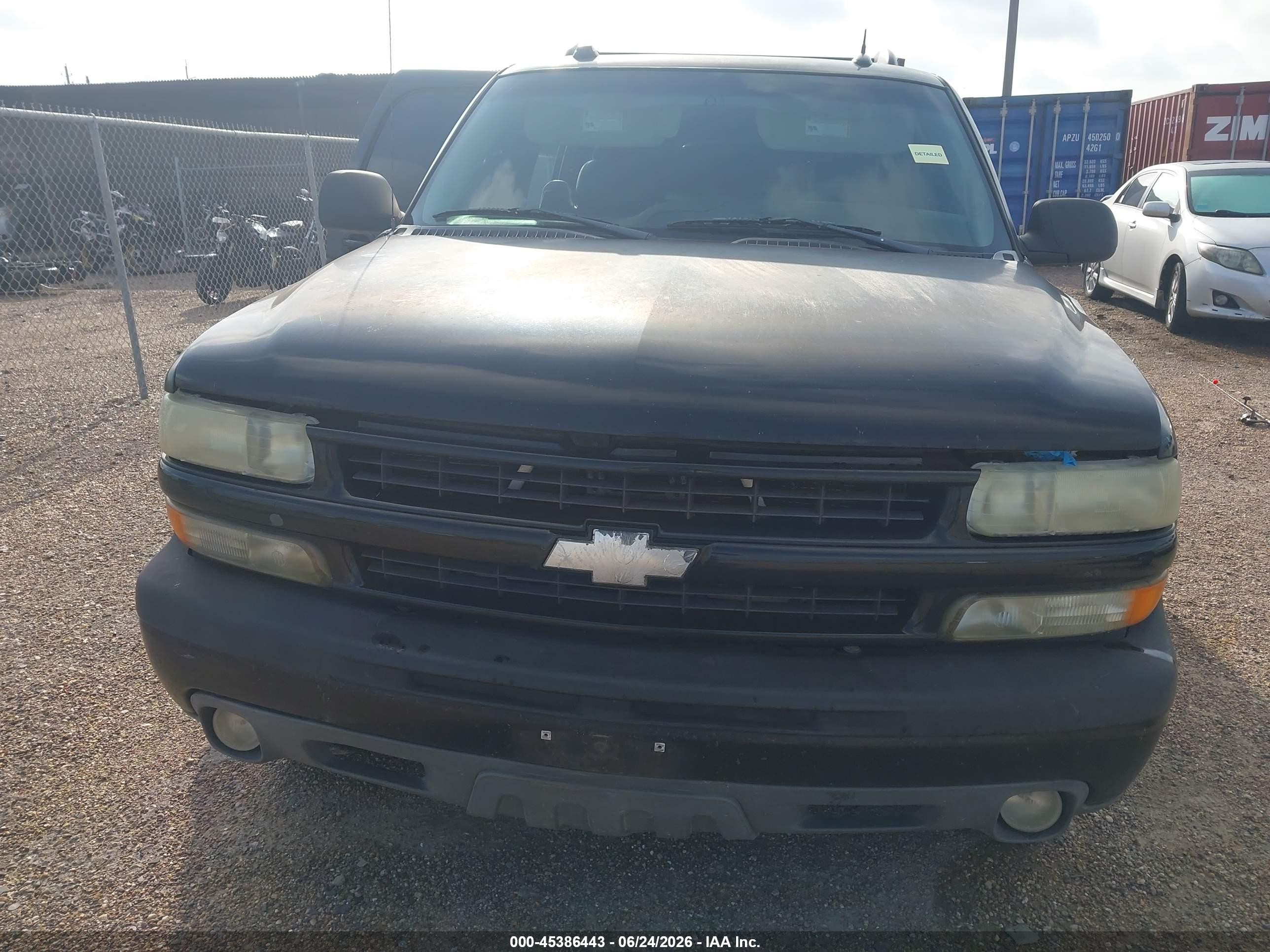2005 Chevrolet Tahoe Z71 Black vin: 1GNEK13T75R136020