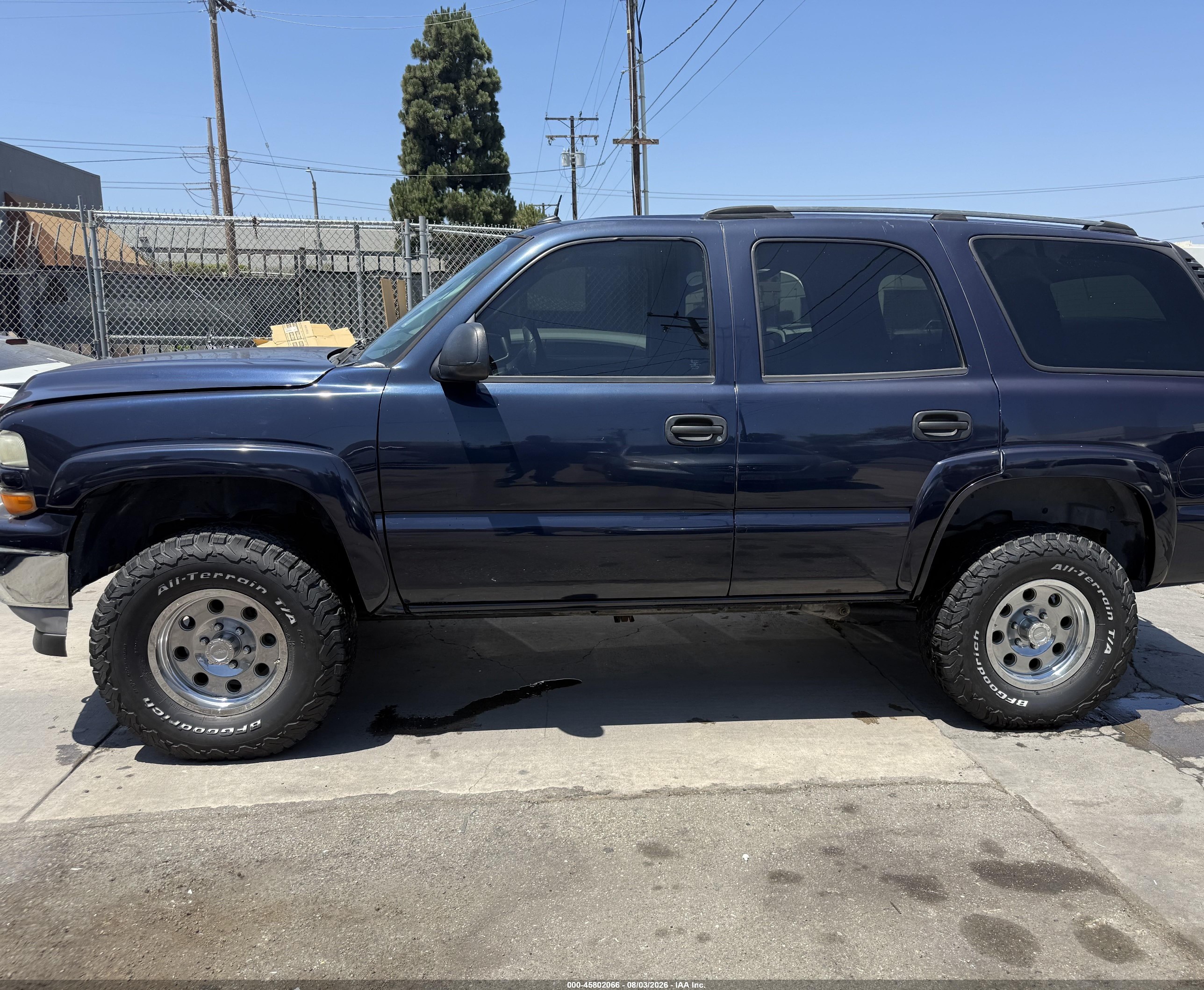 2005 Chevrolet Tahoe Ls Blue vin: 1GNEK13T75R204641