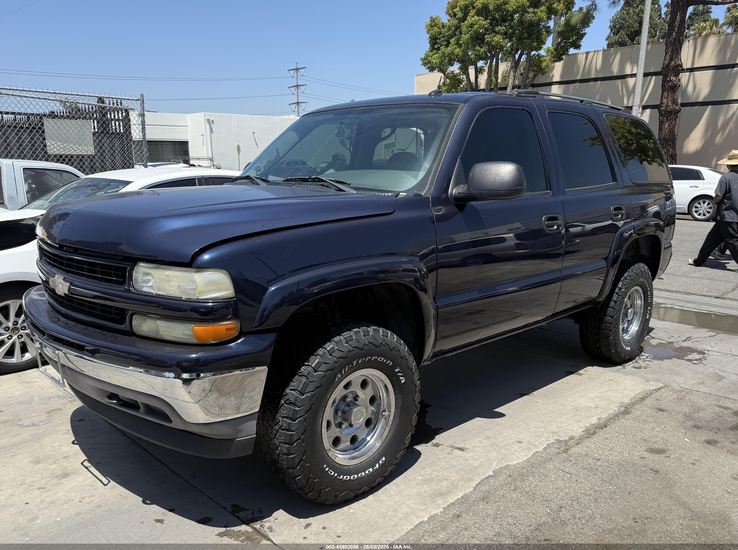 2005 Chevrolet Tahoe Ls Blue vin: 1GNEK13T75R204641