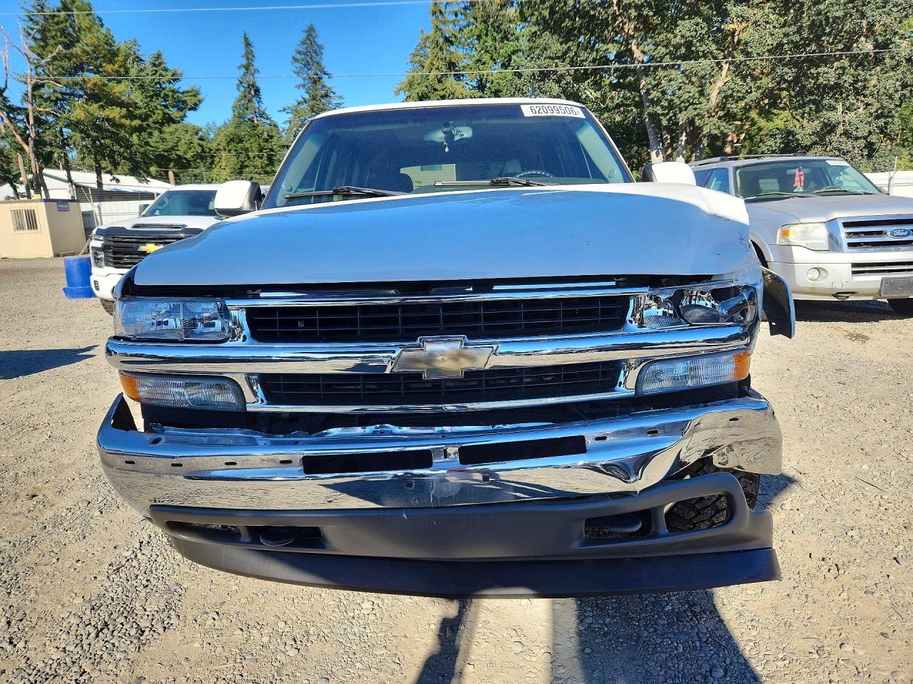 2006 Chevrolet Tahoe K1500 White vin: 1GNEK13T76R163929