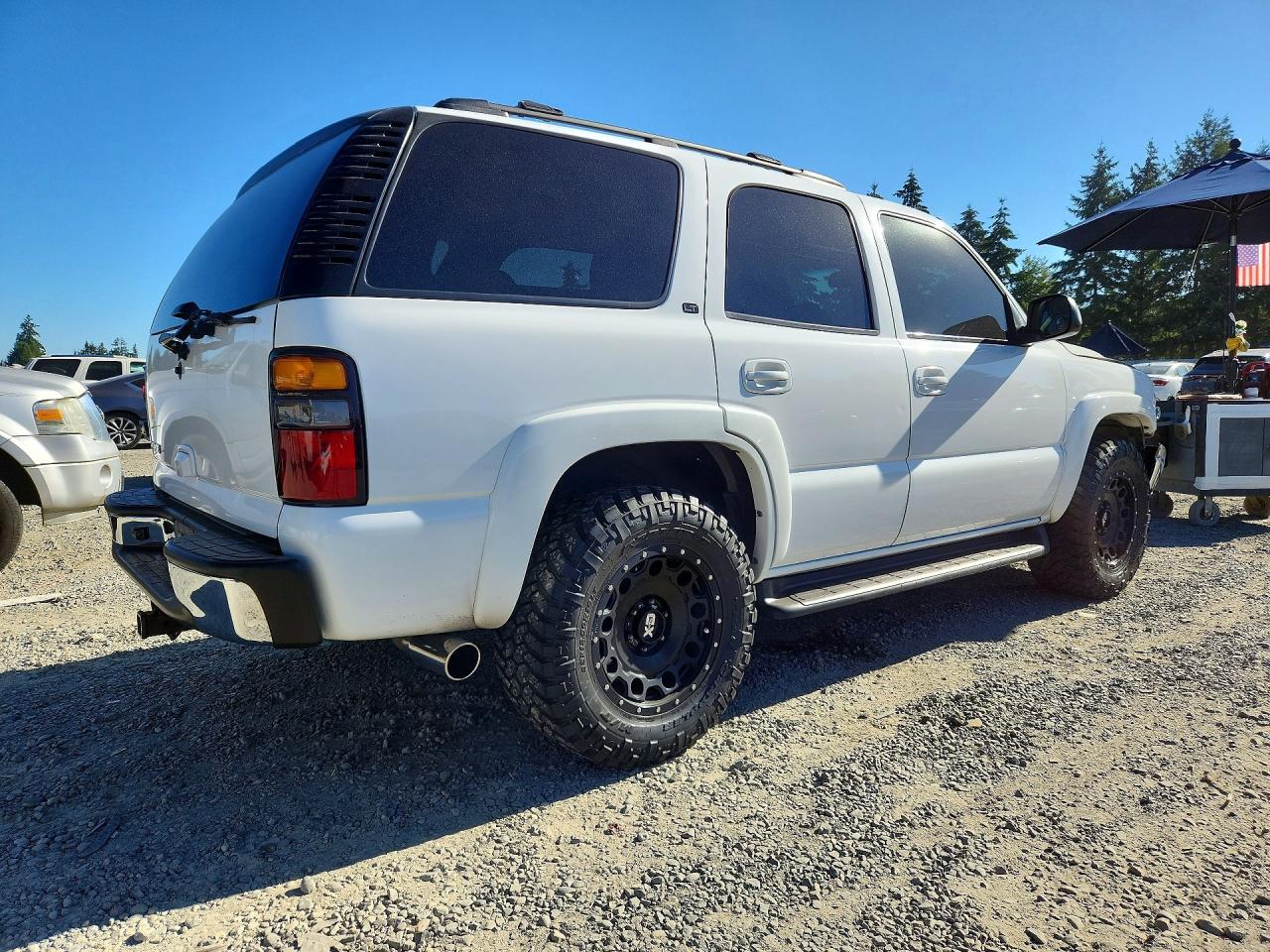 2006 Chevrolet Tahoe K1500 White vin: 1GNEK13T76R163929