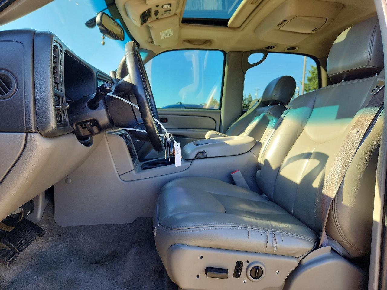 2006 Chevrolet Tahoe K1500 White vin: 1GNEK13T76R163929