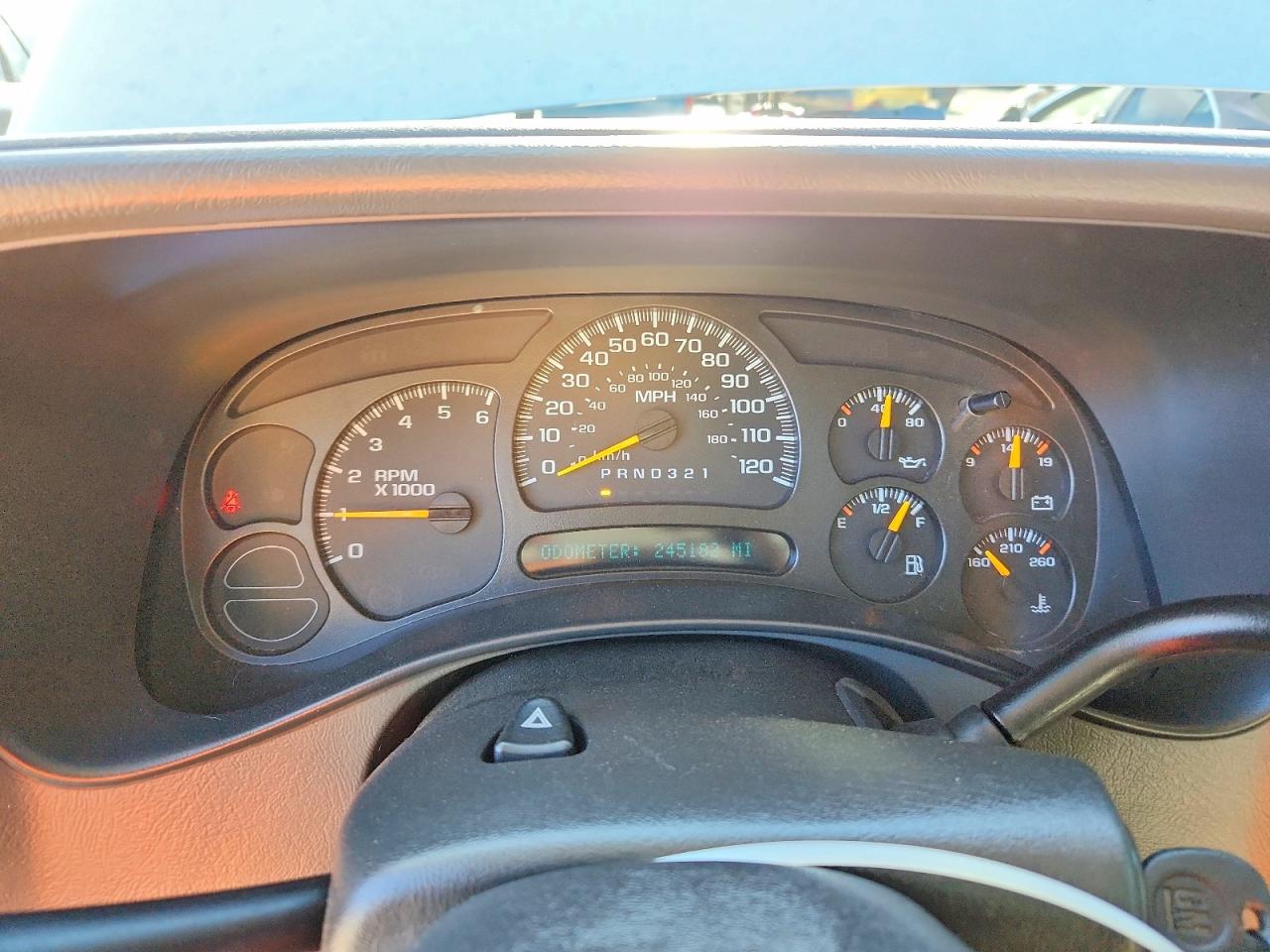 2006 Chevrolet Tahoe K1500 White vin: 1GNEK13T76R163929