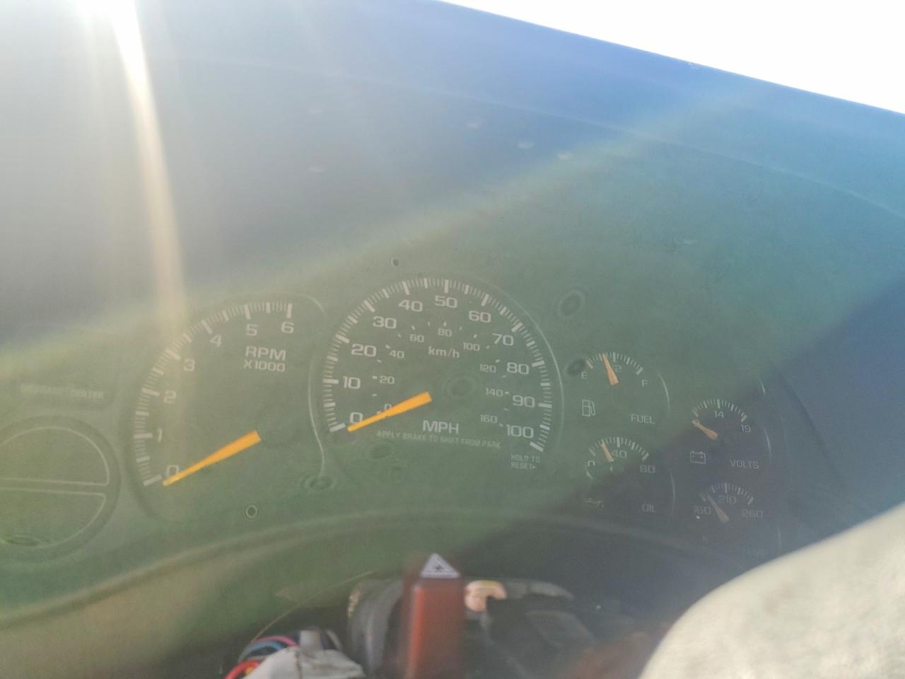 2001 Chevrolet Tahoe K1500 Бордовый vin: 1GNEK13T81J235700