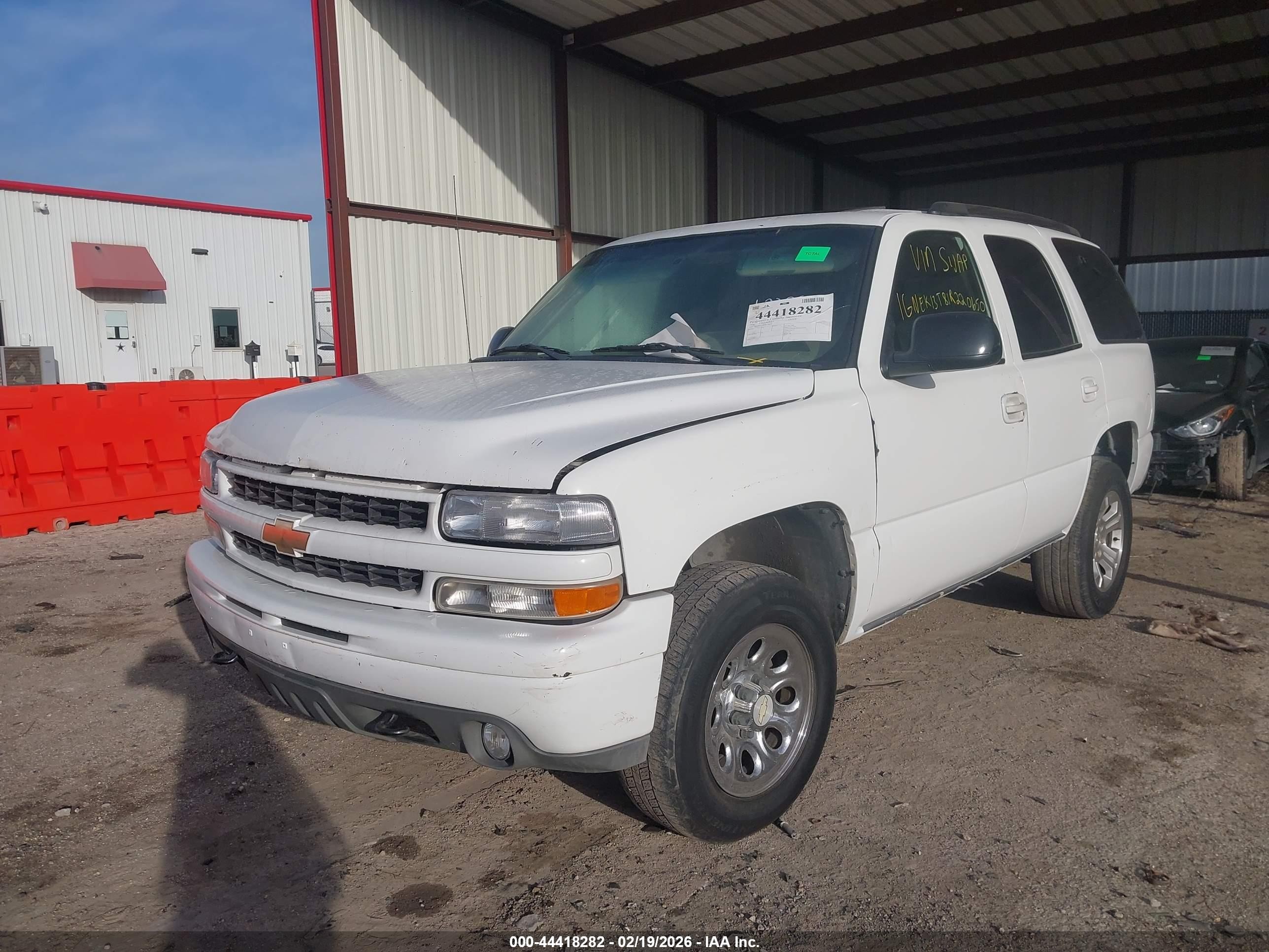 2001 Chevrolet Tahoe Ls Белый vin: 1GNEK13T81R220650