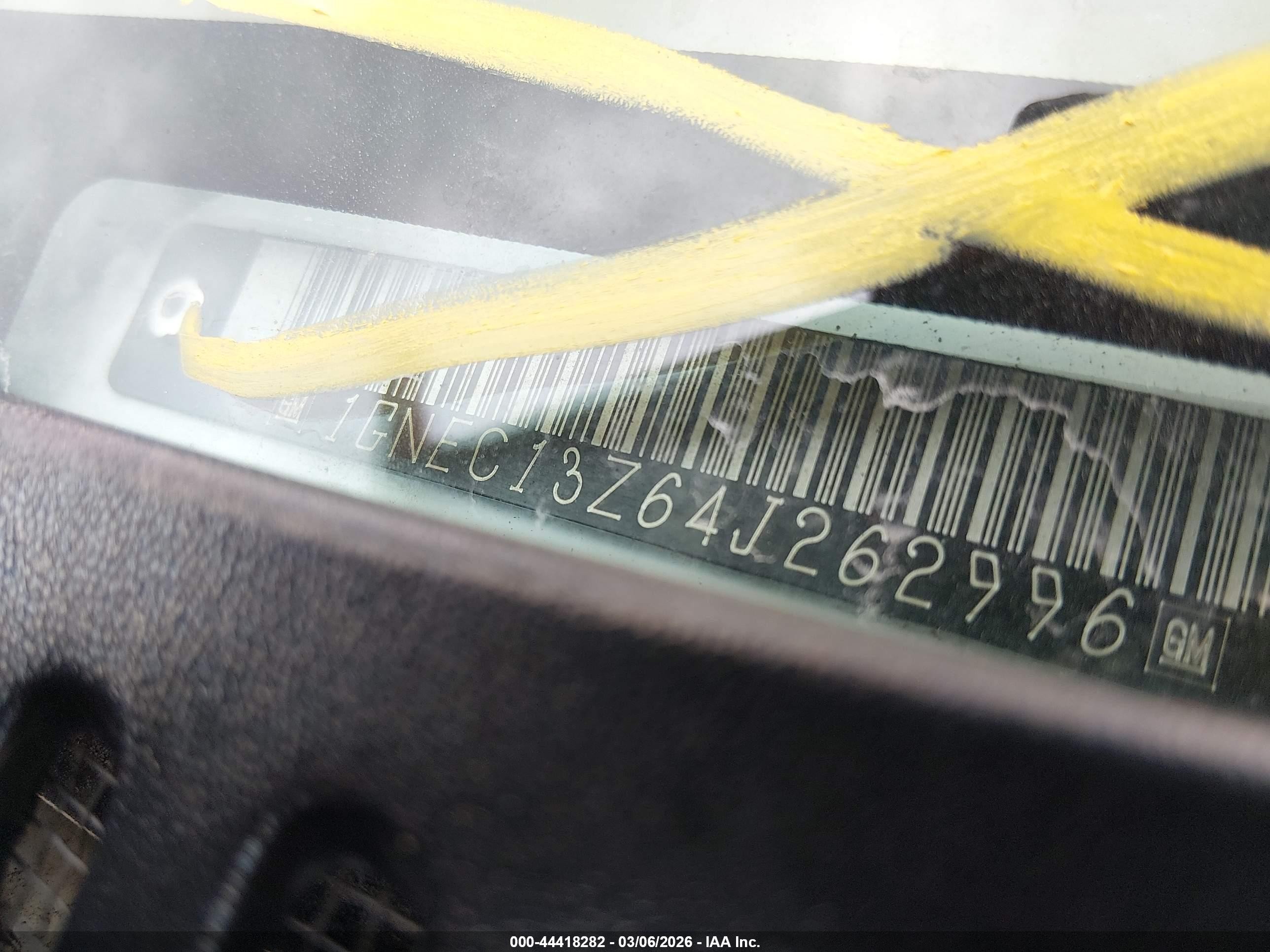 2001 Chevrolet Tahoe Ls Белый vin: 1GNEK13T81R220650