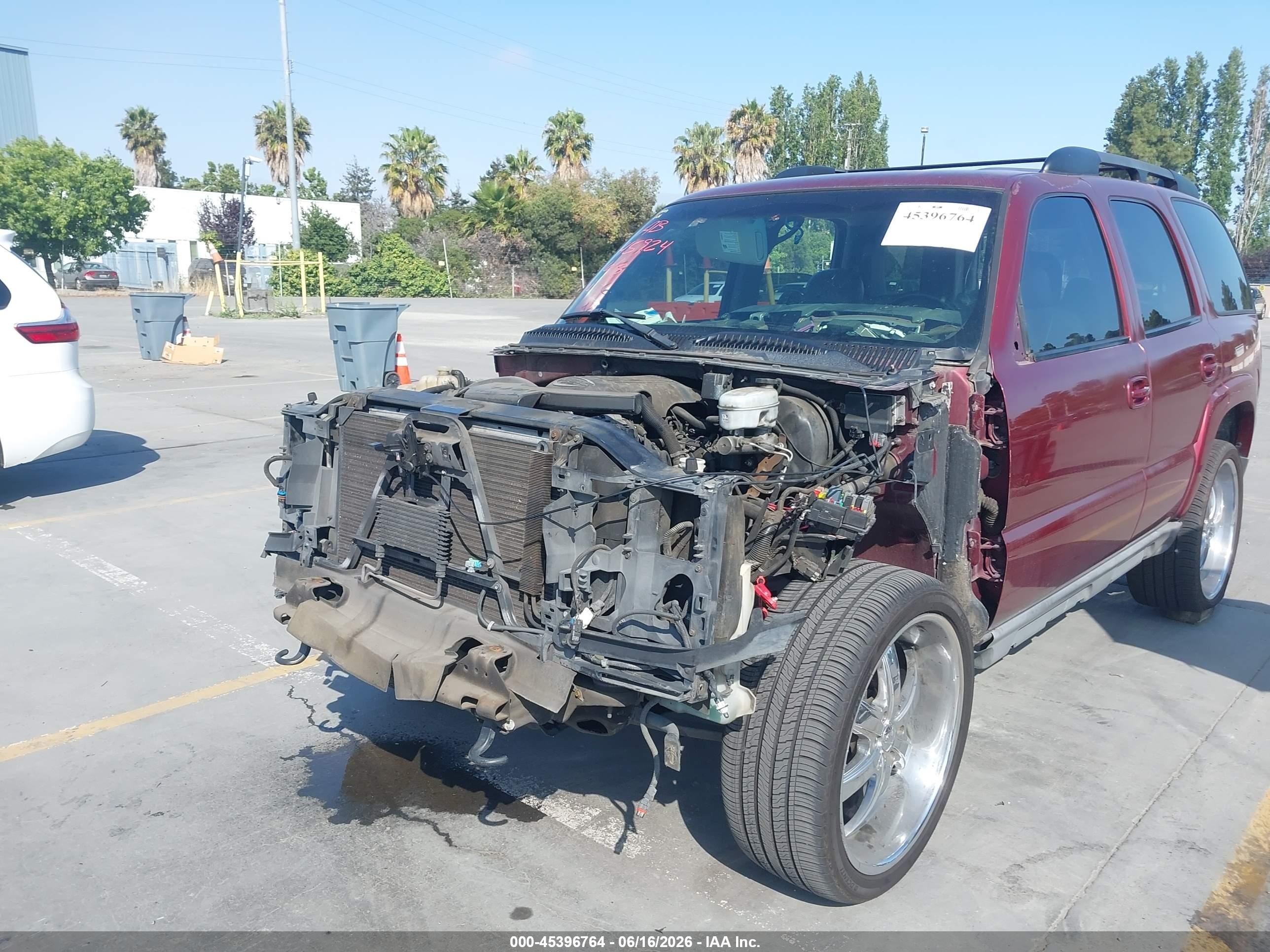2003 Chevrolet Tahoe Z71 Red vin: 1GNEK13T83R253604