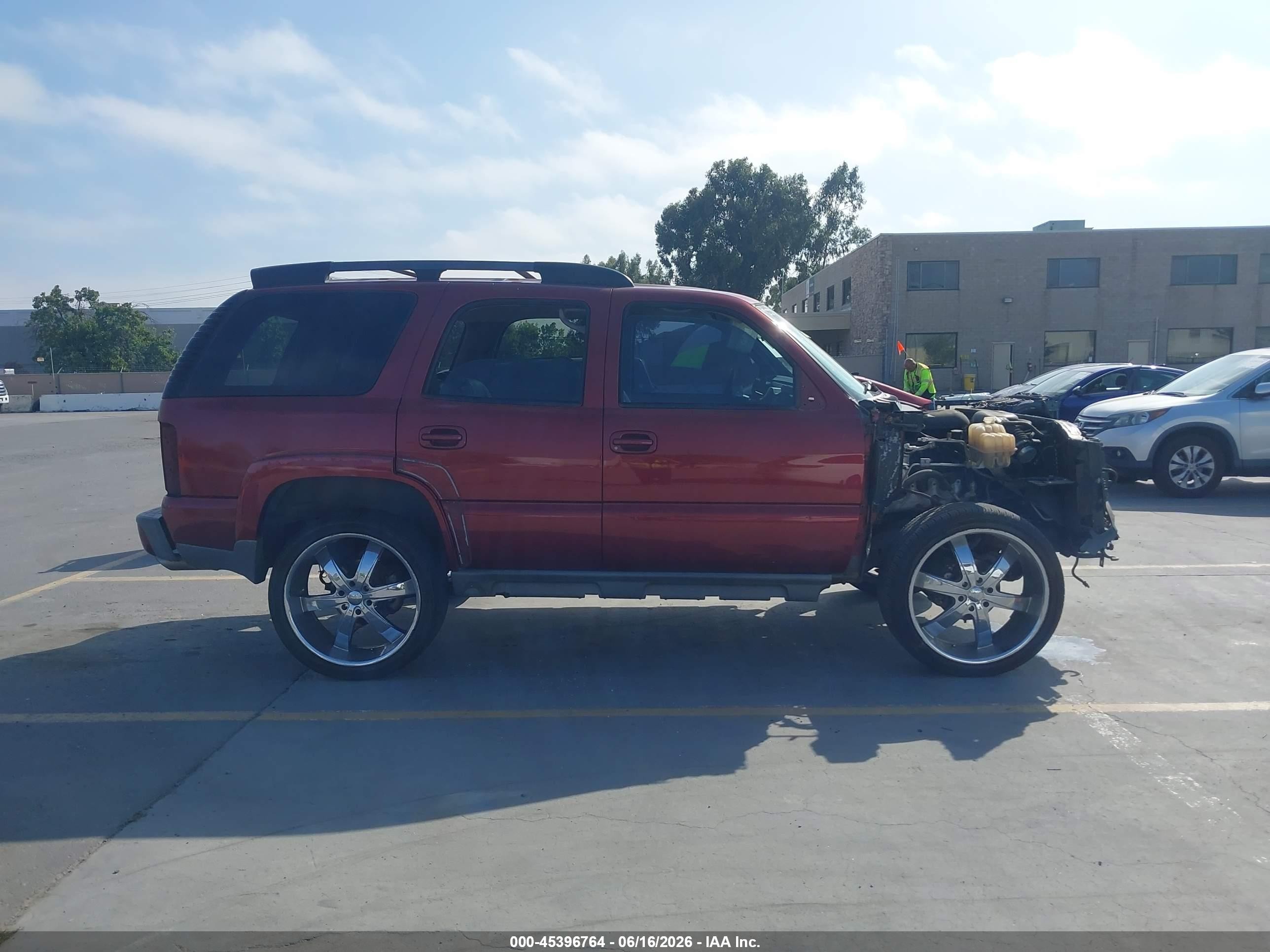 2003 Chevrolet Tahoe Z71 Red vin: 1GNEK13T83R253604