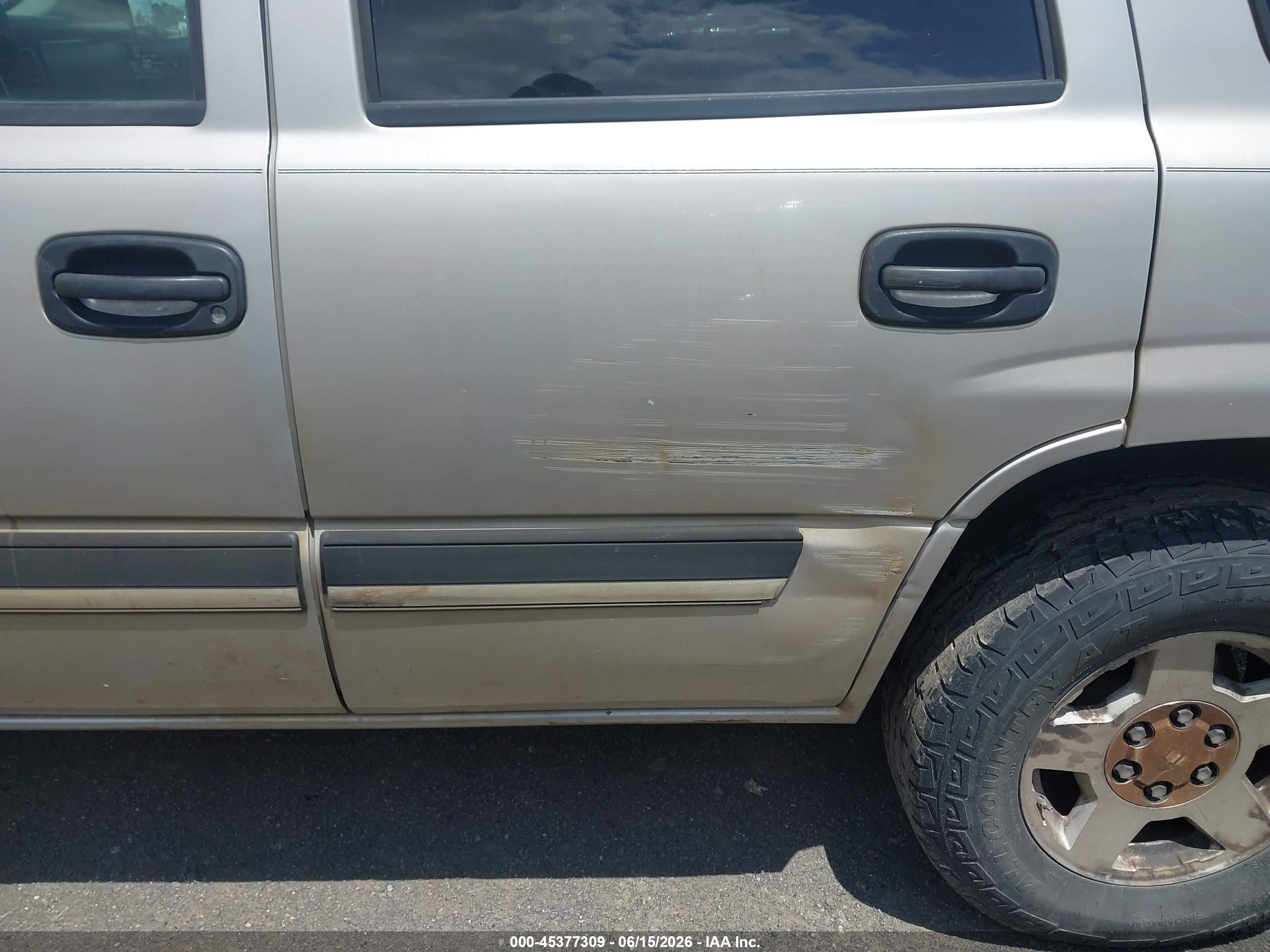 2004 Chevrolet Tahoe Ls Золотой vin: 1GNEK13T84R262692