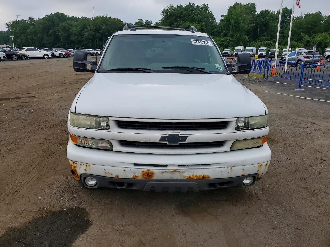 2004 Chevrolet Tahoe K1500 Белый vin: 1GNEK13T84R301409