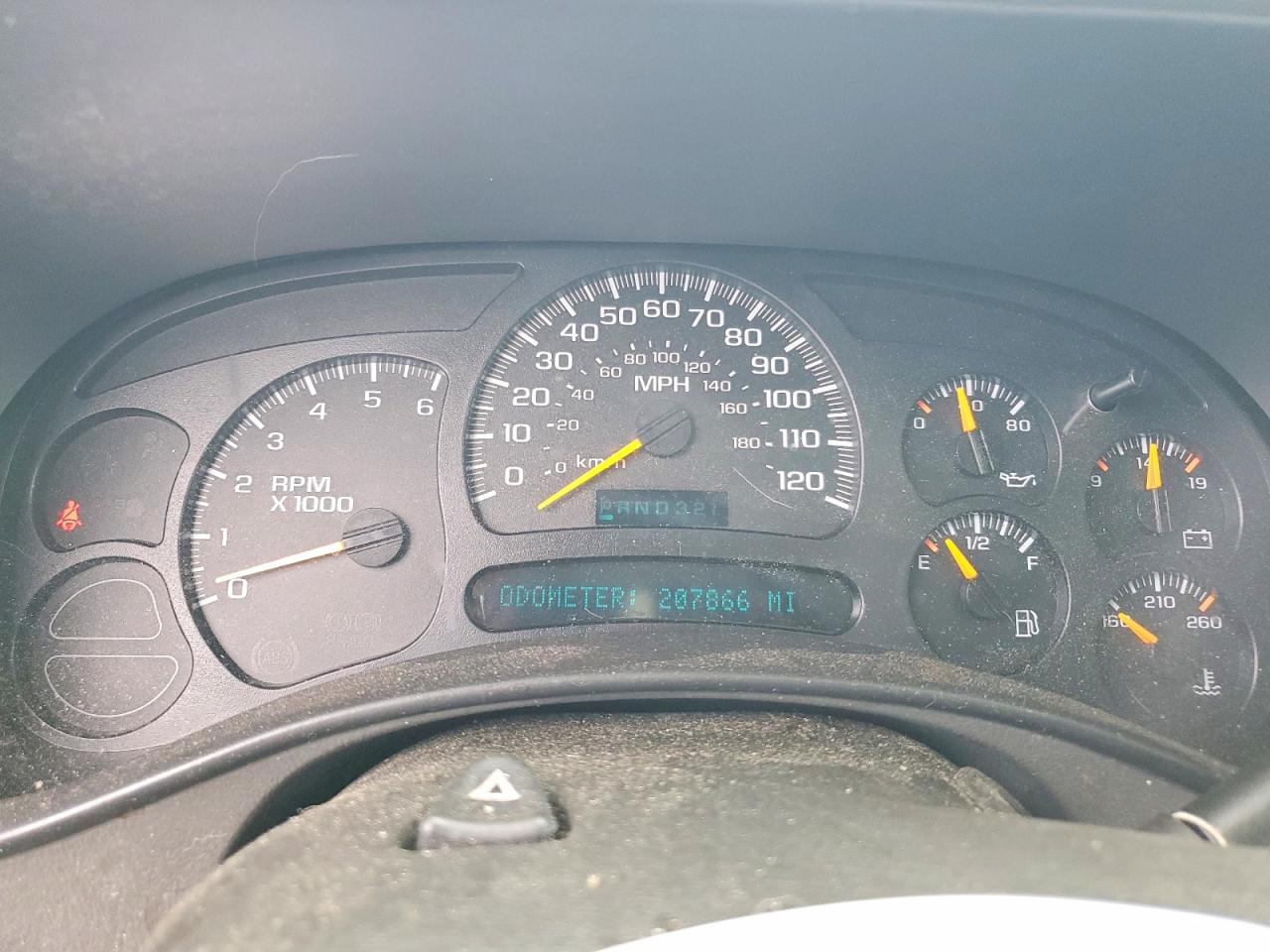 2004 Chevrolet Tahoe K1500 Белый vin: 1GNEK13T84R301409