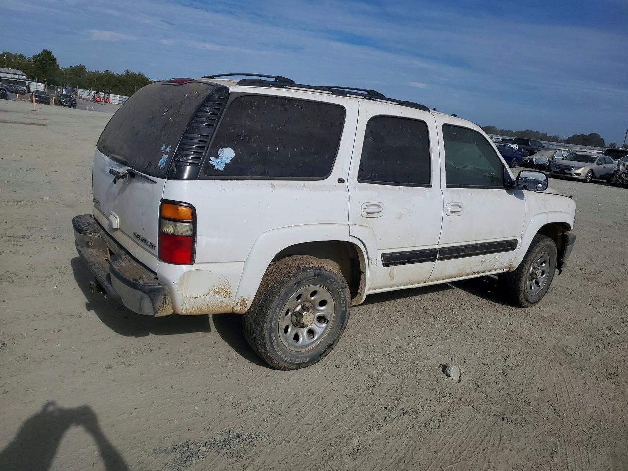 2005 Chevrolet Tahoe K1500 White vin: 1GNEK13T85J152211