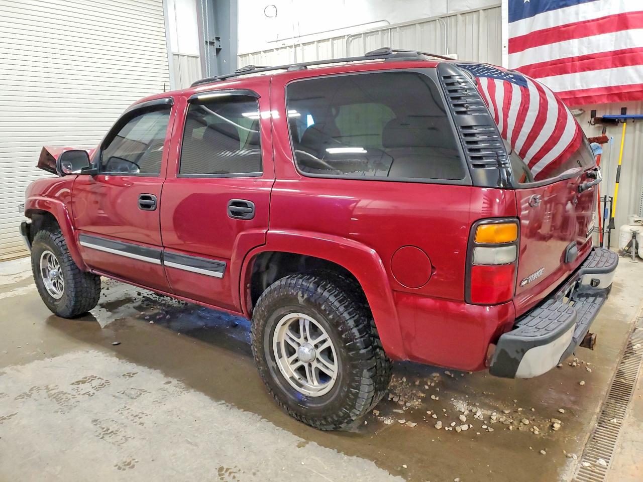2005 Chevrolet Tahoe K1500 Maroon vin: 1GNEK13T85R152761