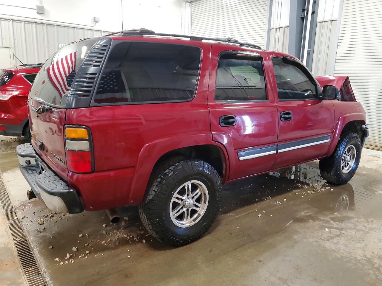 2005 Chevrolet Tahoe K1500 Maroon vin: 1GNEK13T85R152761