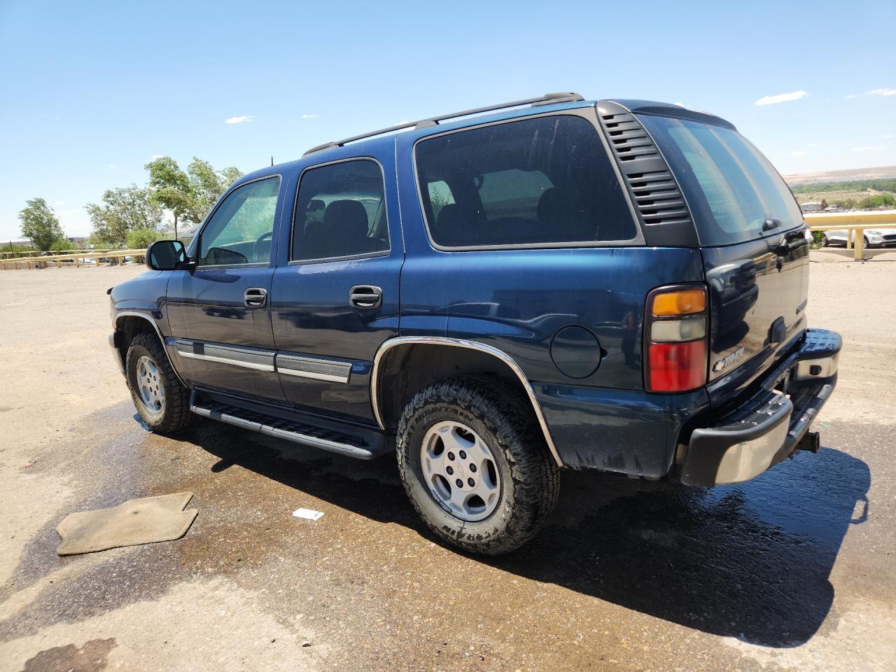 2005 Chevrolet Tahoe K1500 Teal vin: 1GNEK13T85R159709 Damage: Left Qtr Panel, Oxidized, > 12 Inches
