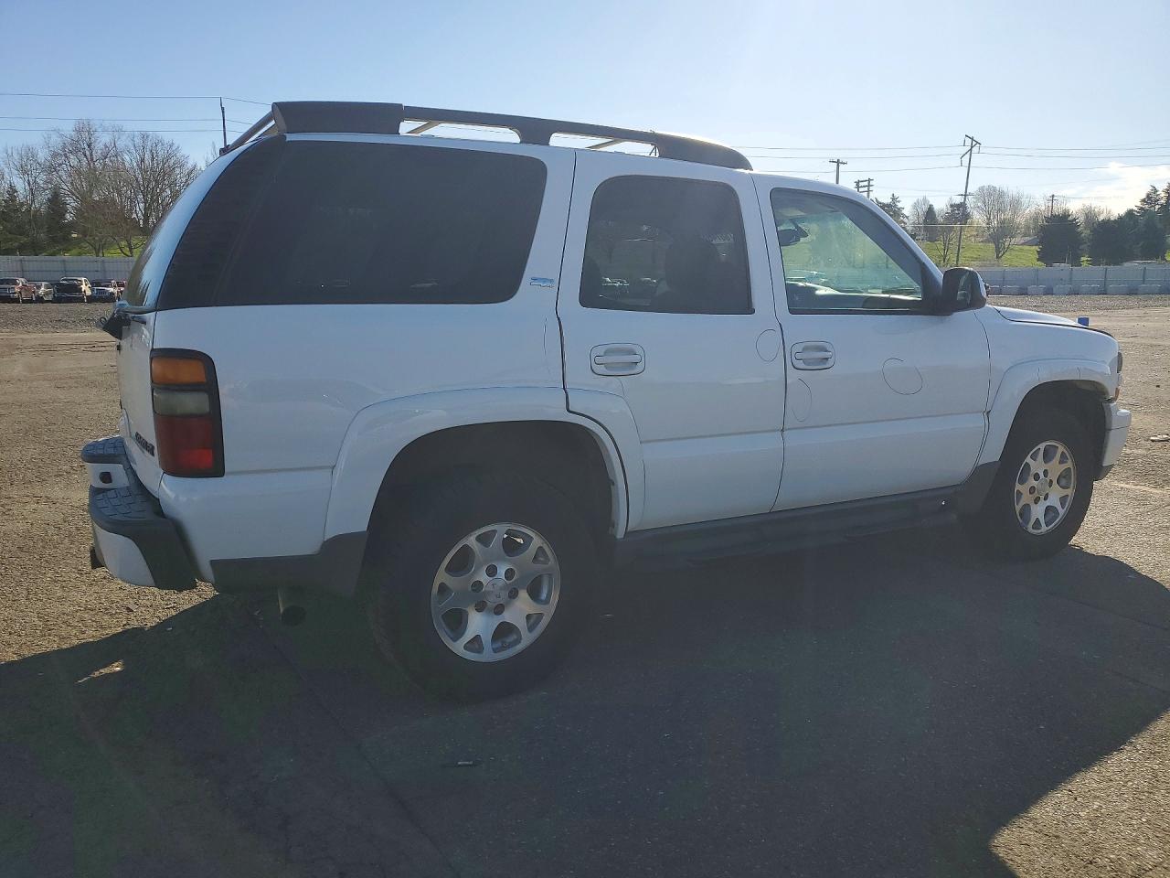 2005 Chevrolet Tahoe K1500 White vin: 1GNEK13T85R182858