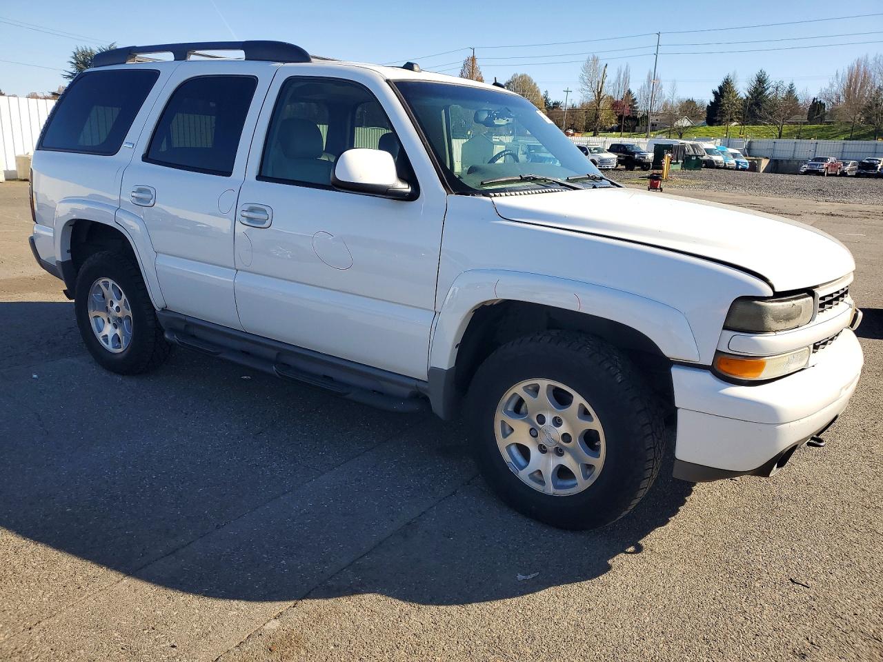 2005 Chevrolet Tahoe K1500 White vin: 1GNEK13T85R182858