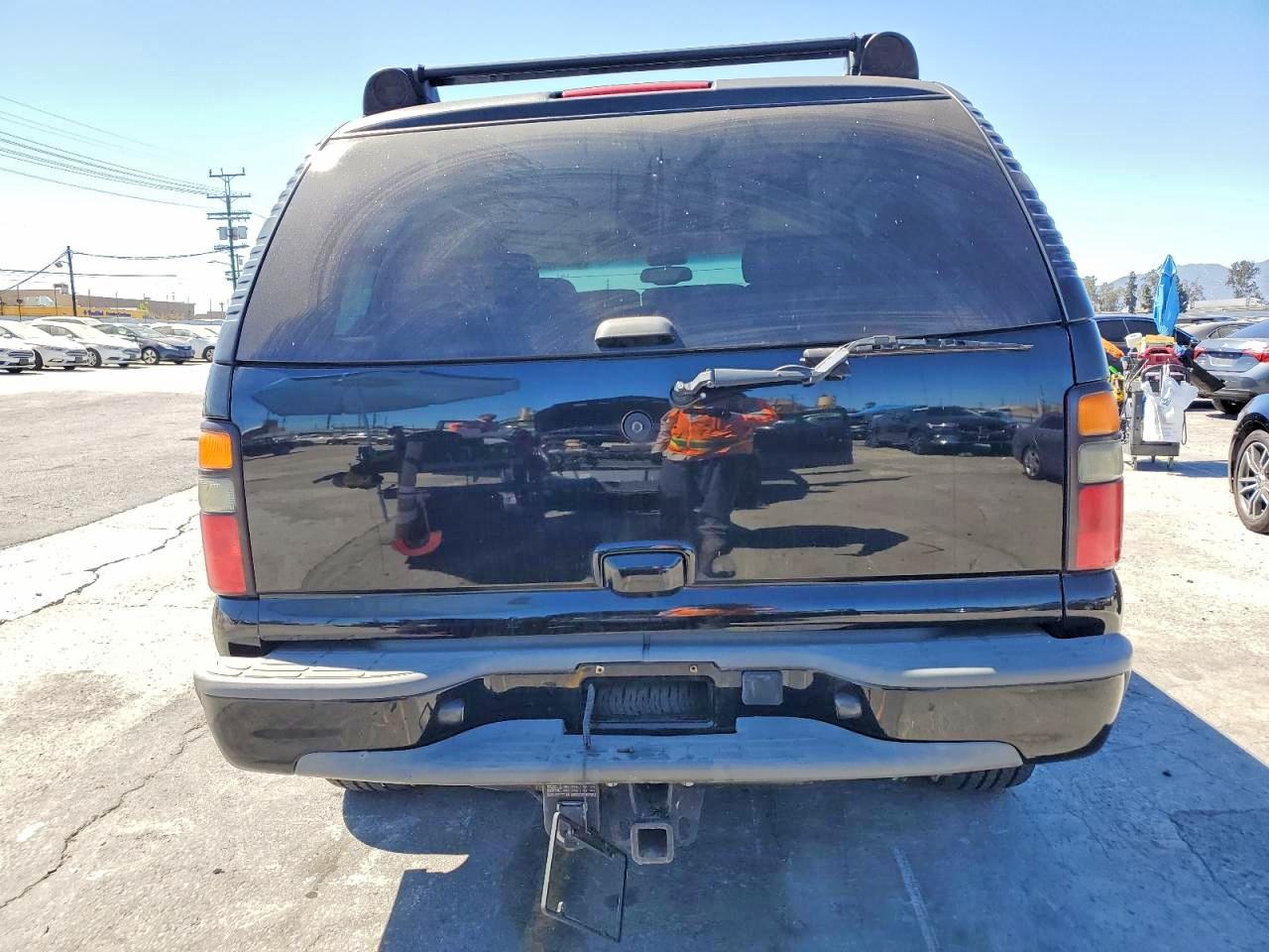 2005 Chevrolet Tahoe K1500 Black vin: 1GNEK13T85R251659