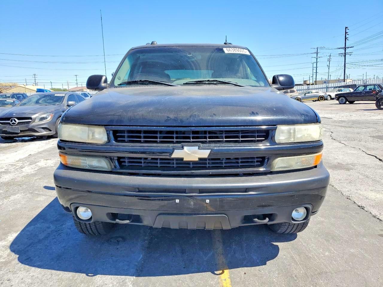 2005 Chevrolet Tahoe K1500 Black vin: 1GNEK13T85R251659