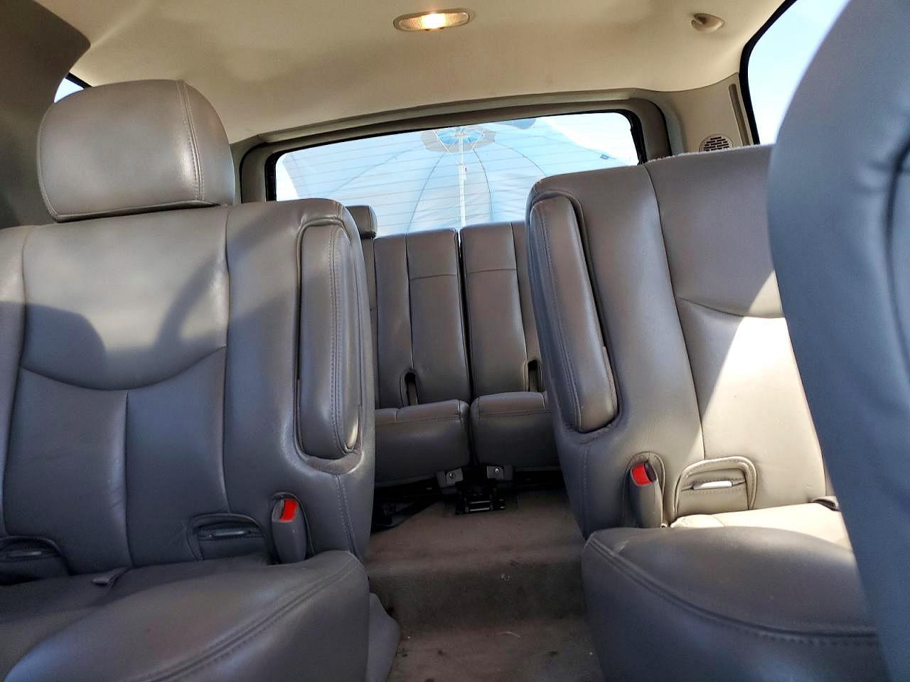 2005 Chevrolet Tahoe K1500 Black vin: 1GNEK13T85R251659