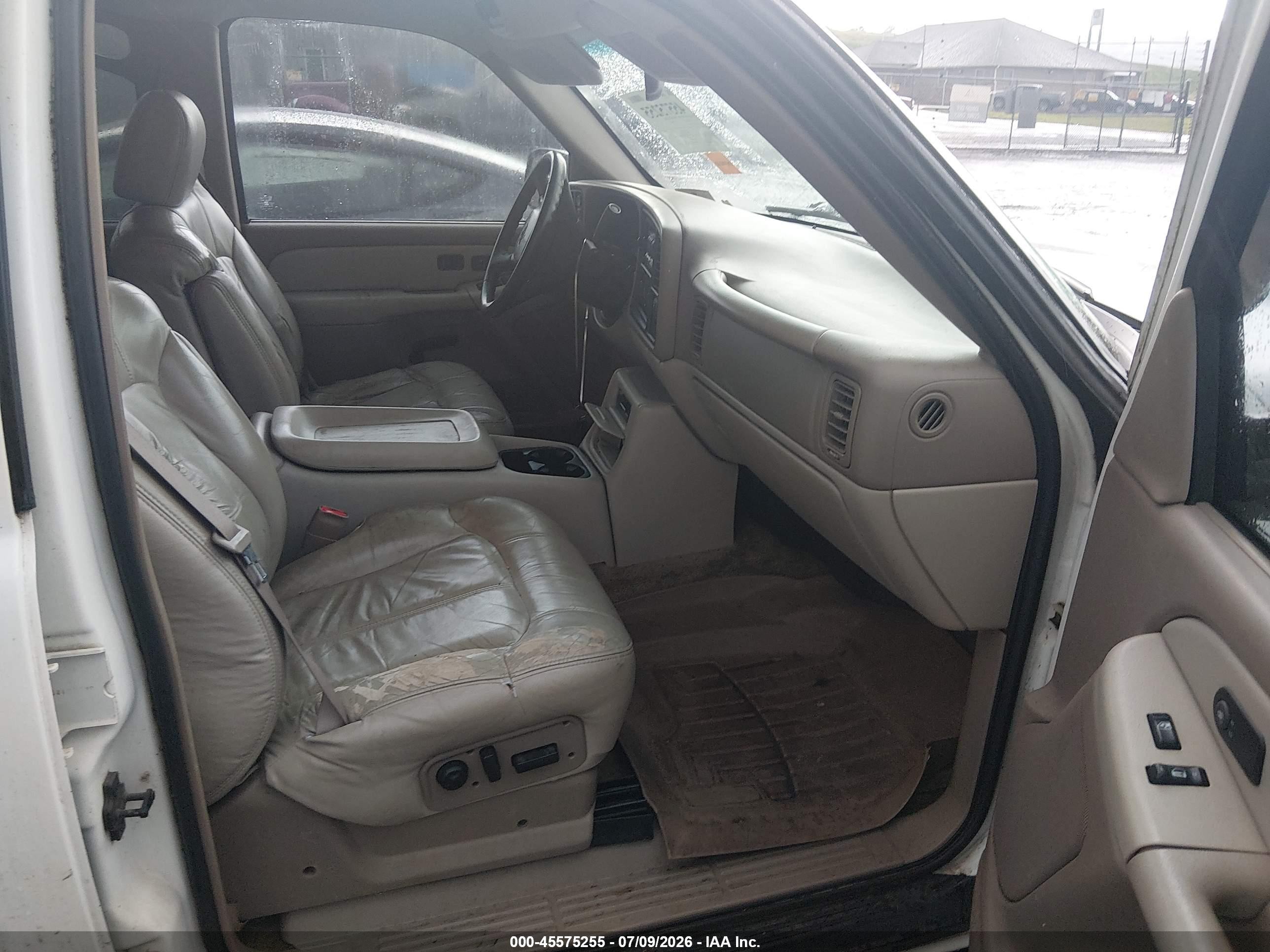 2001 Chevrolet Tahoe Lt White vin: 1GNEK13T91J158447