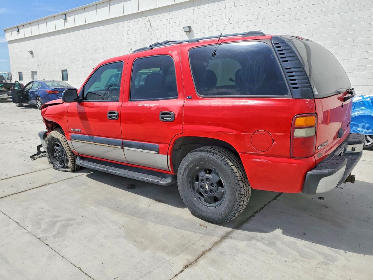2001 Chevrolet Tahoe K1500 Red vin: 1GNEK13T91J209686