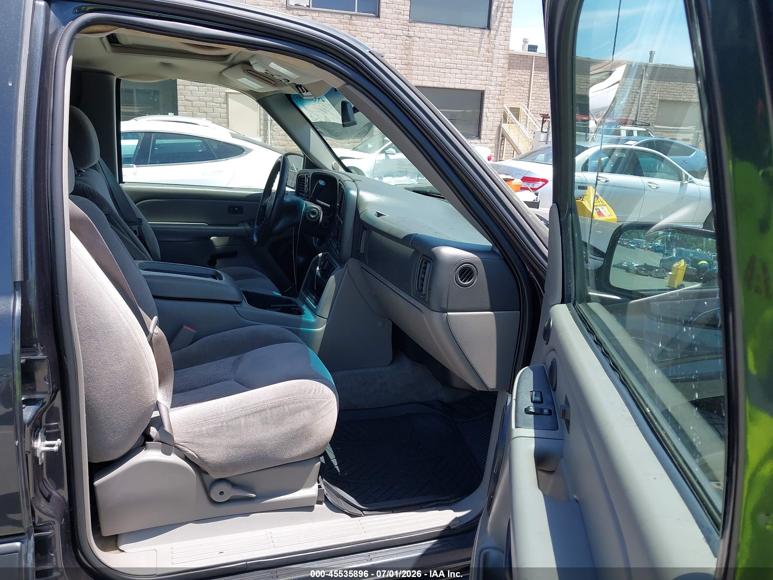 2005 Chevrolet Tahoe Ls Black vin: 1GNEK13T95J166540
