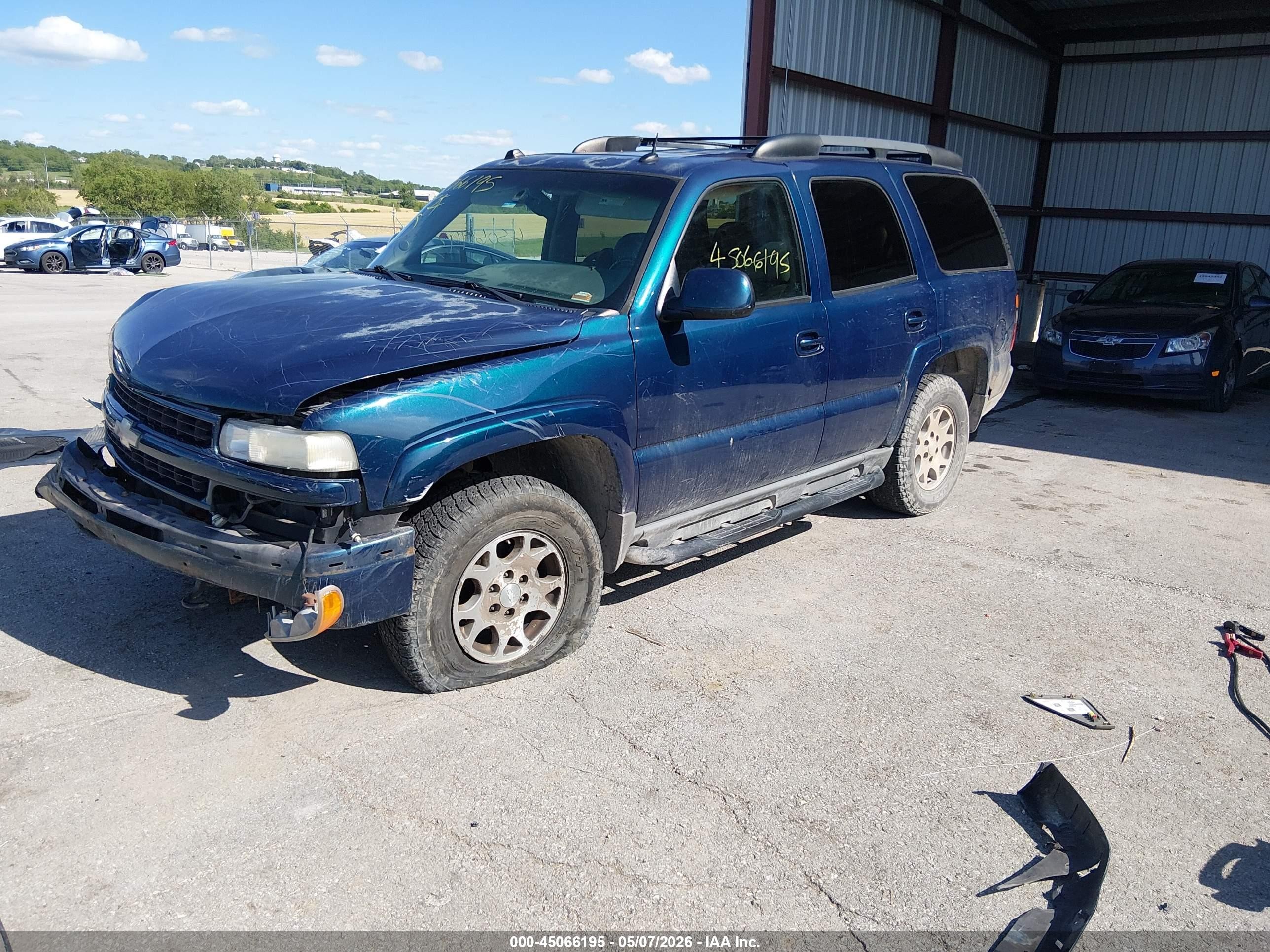 2005 Chevrolet Tahoe Z71 Синий vin: 1GNEK13T95R160710