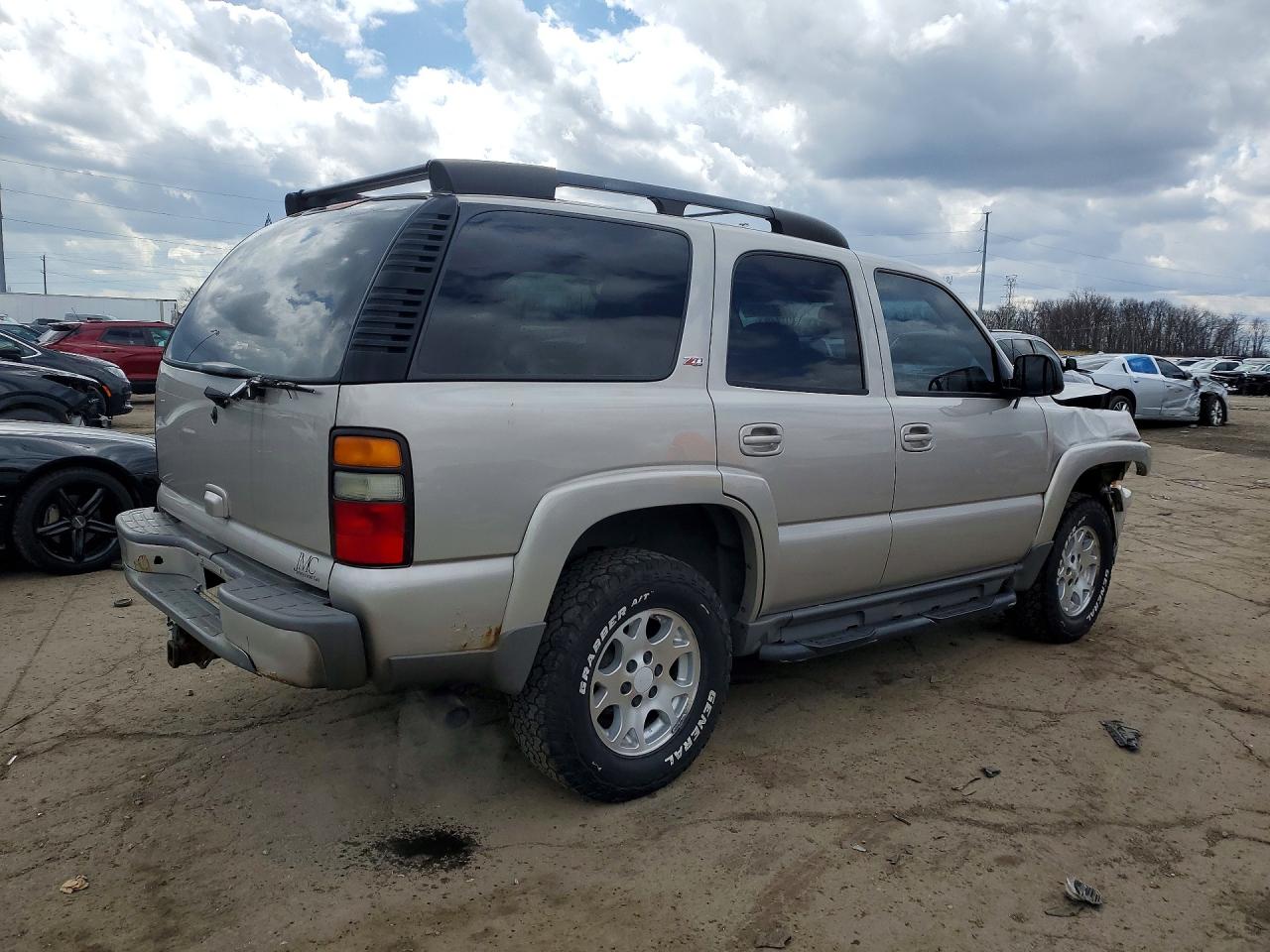 2005 Chevrolet Tahoe K1500 Бежевый vin: 1GNEK13T95R214104
