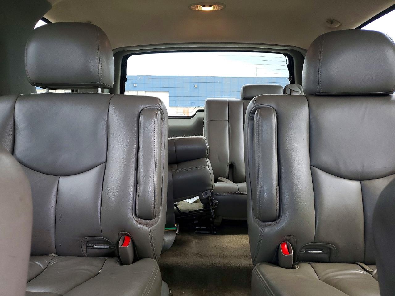 2005 Chevrolet Tahoe K1500 Бежевый vin: 1GNEK13T95R214104
