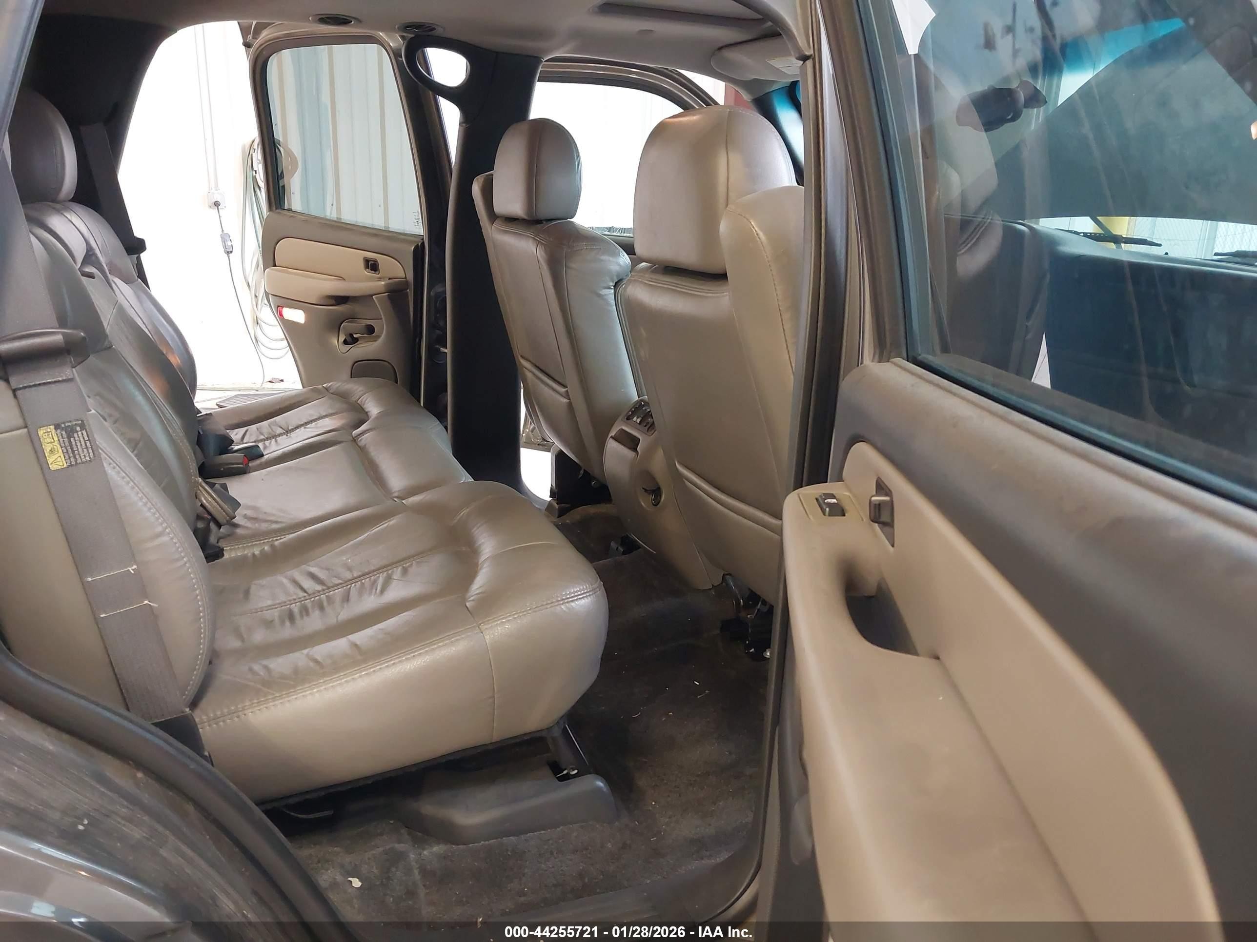 2002 Chevrolet Tahoe Lt Серый vin: 1GNEK13TX2R298784