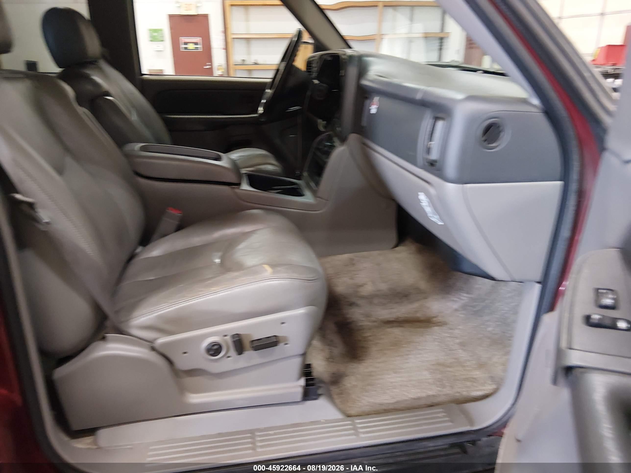 2003 Chevrolet Tahoe Z71 Red vin: 1GNEK13TX3R204615
