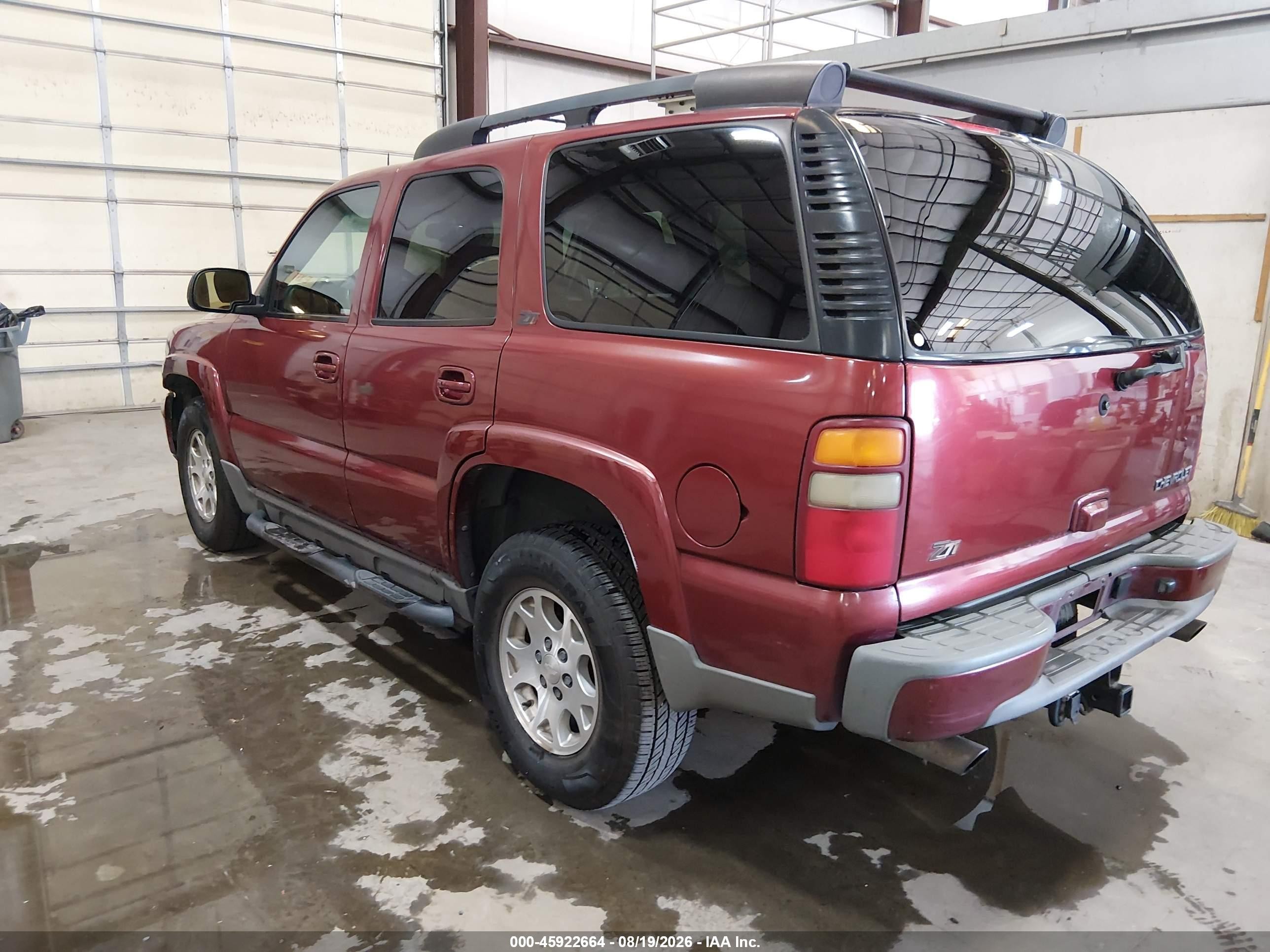 2003 Chevrolet Tahoe Z71 Red vin: 1GNEK13TX3R204615
