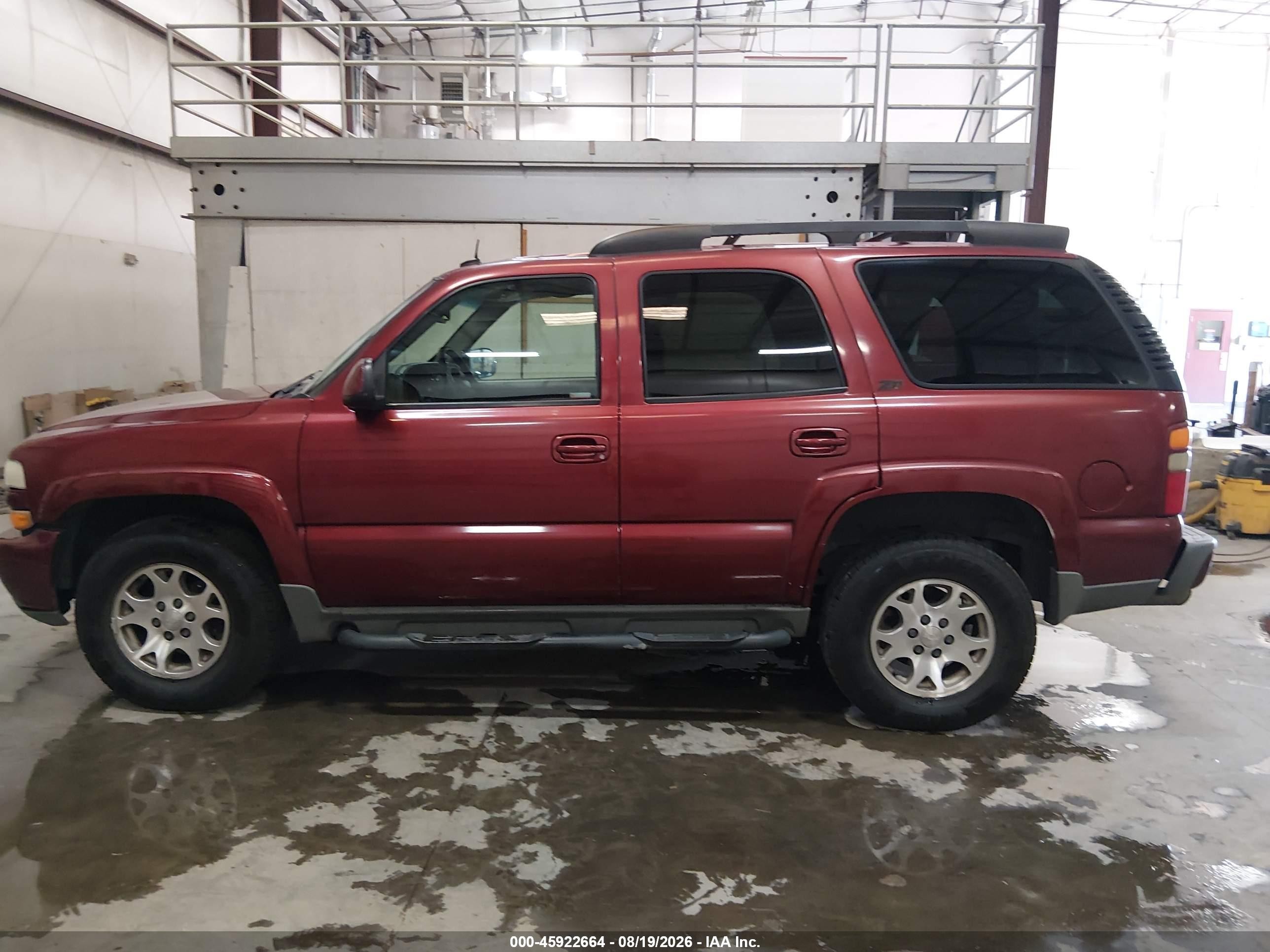 2003 Chevrolet Tahoe Z71 Red vin: 1GNEK13TX3R204615