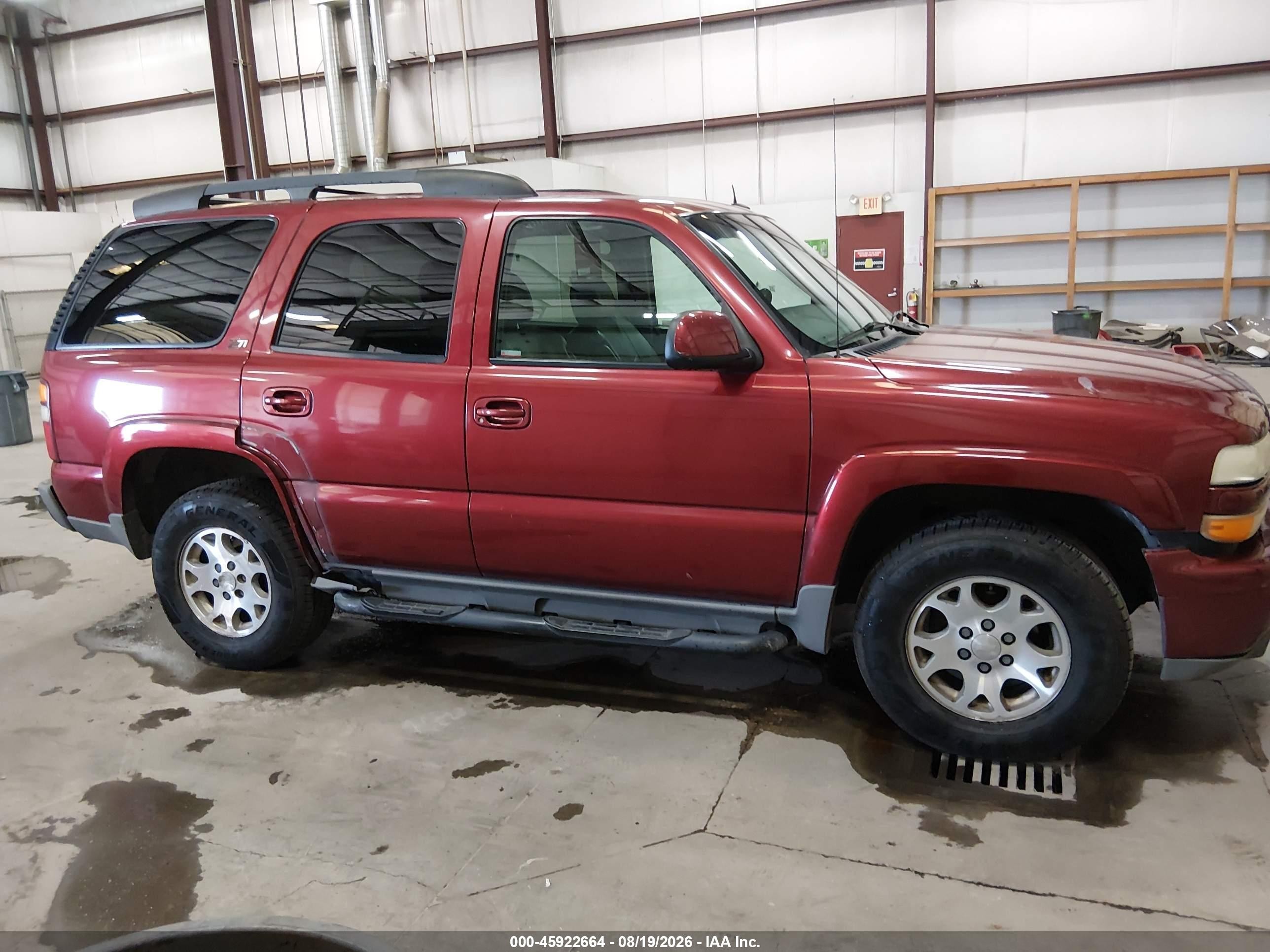 2003 Chevrolet Tahoe Z71 Red vin: 1GNEK13TX3R204615