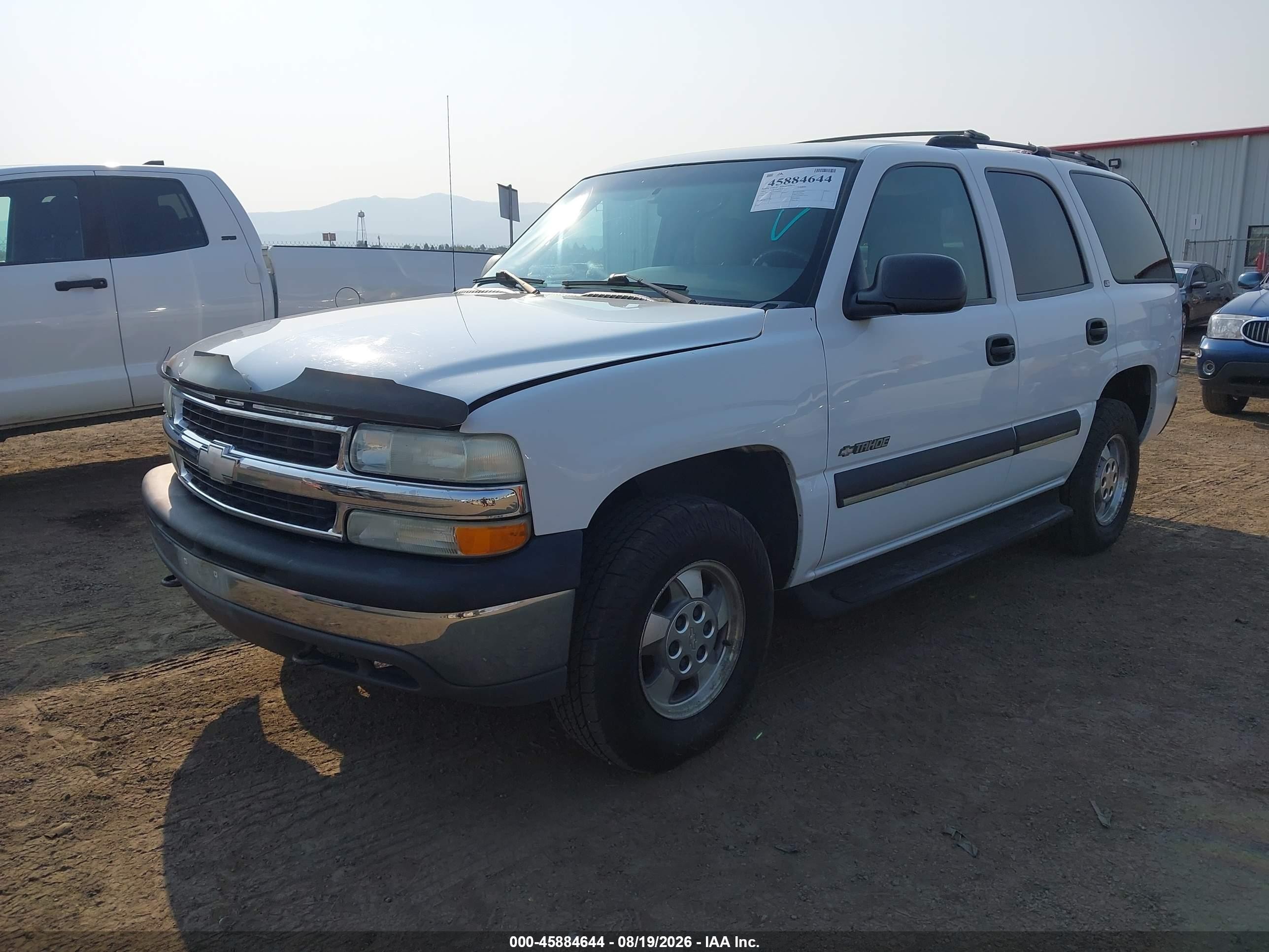 2002 Chevrolet Tahoe Ls White vin: 1GNEK13V02J287907