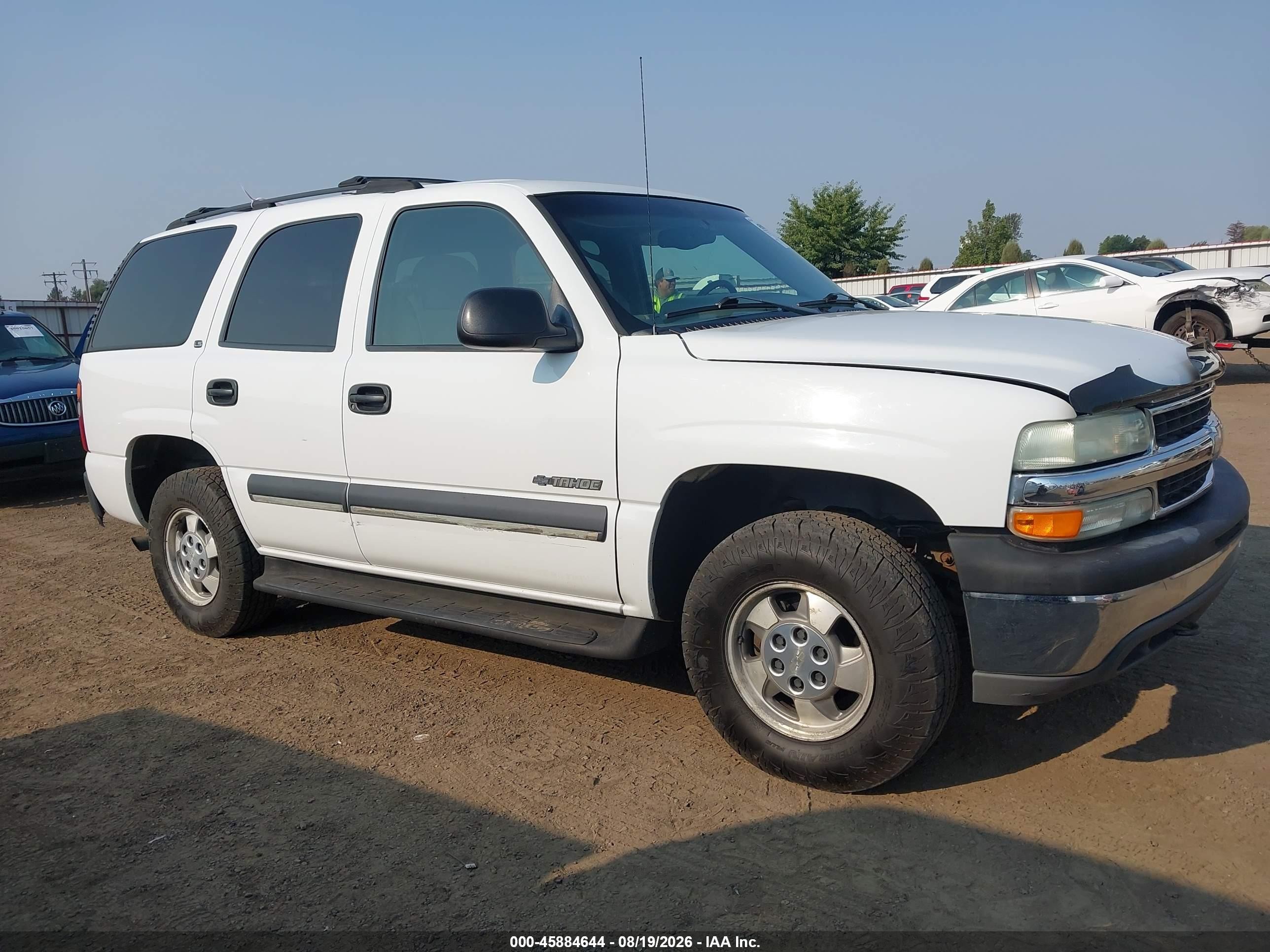 2002 Chevrolet Tahoe Ls White vin: 1GNEK13V02J287907