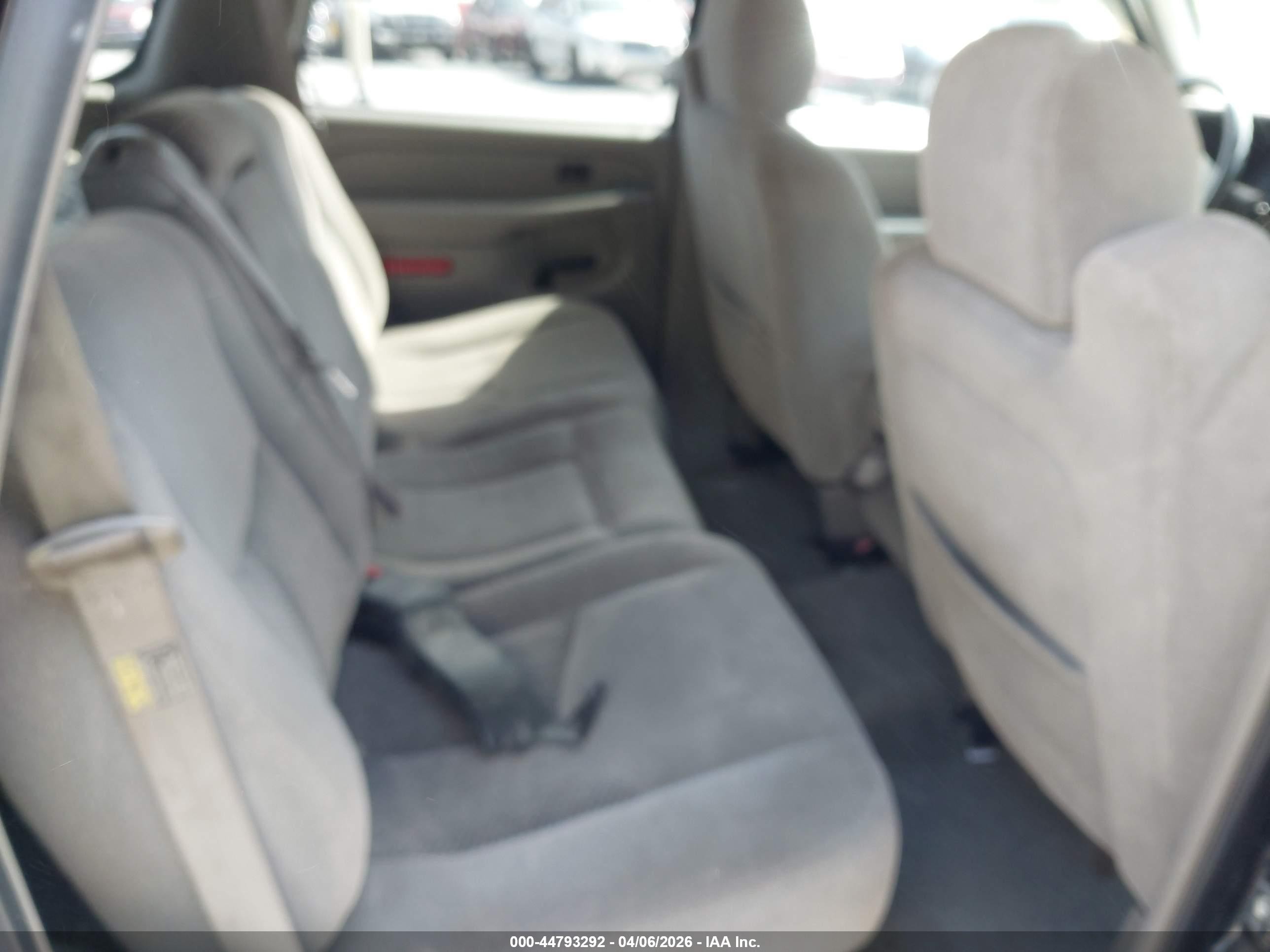 2004 Chevrolet Tahoe Ls Черный vin: 1GNEK13V14J306239