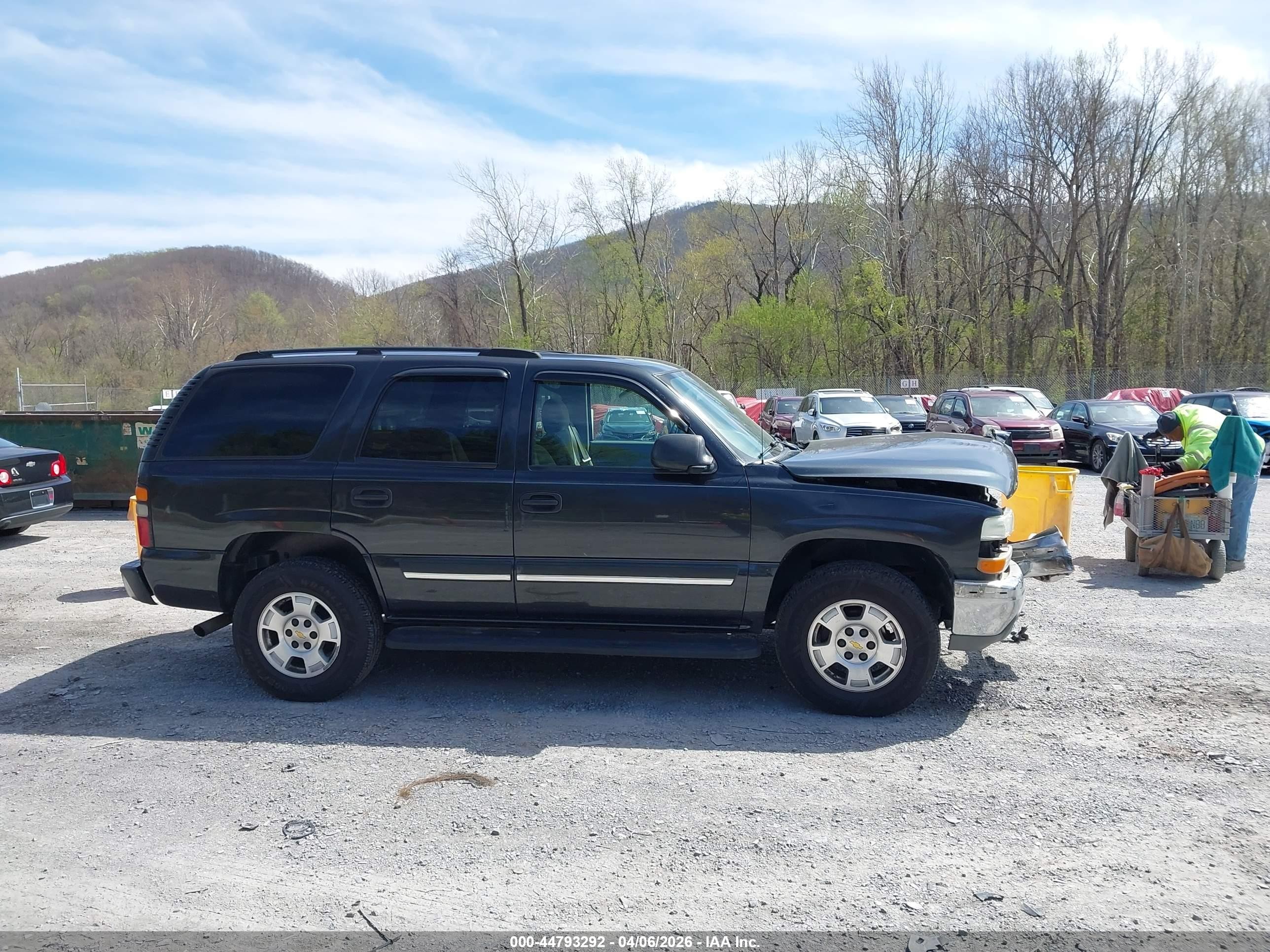 2004 Chevrolet Tahoe Ls Черный vin: 1GNEK13V14J306239