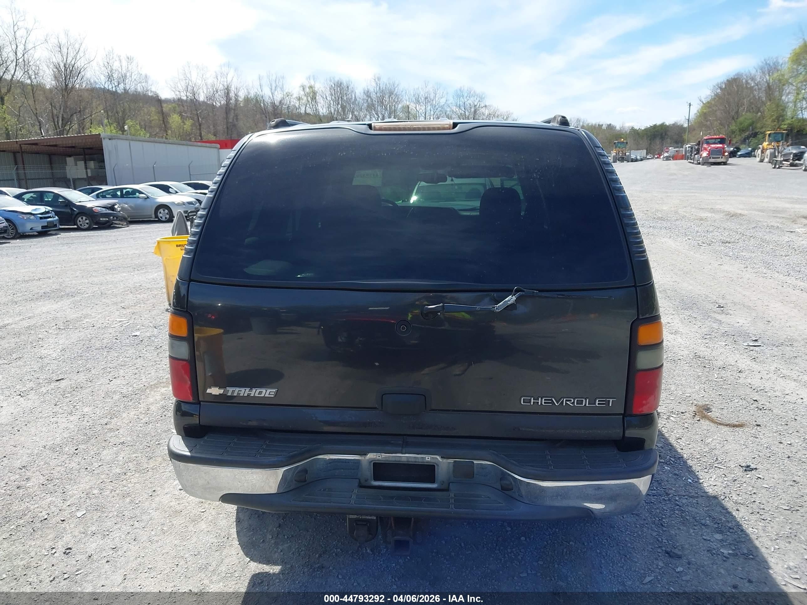 2004 Chevrolet Tahoe Ls Черный vin: 1GNEK13V14J306239