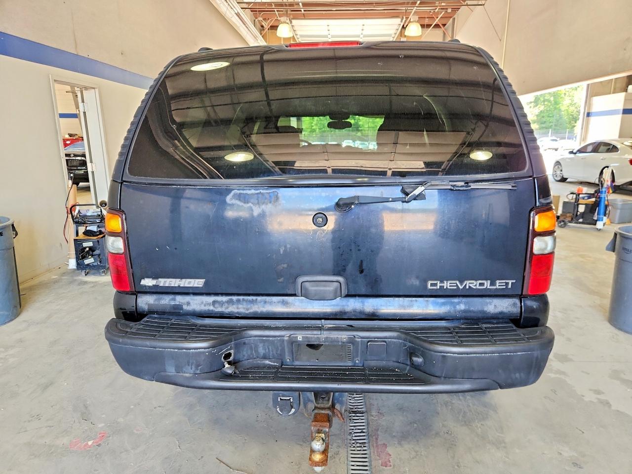 2004 Chevrolet Tahoe K1500 Black vin: 1GNEK13V44J108903